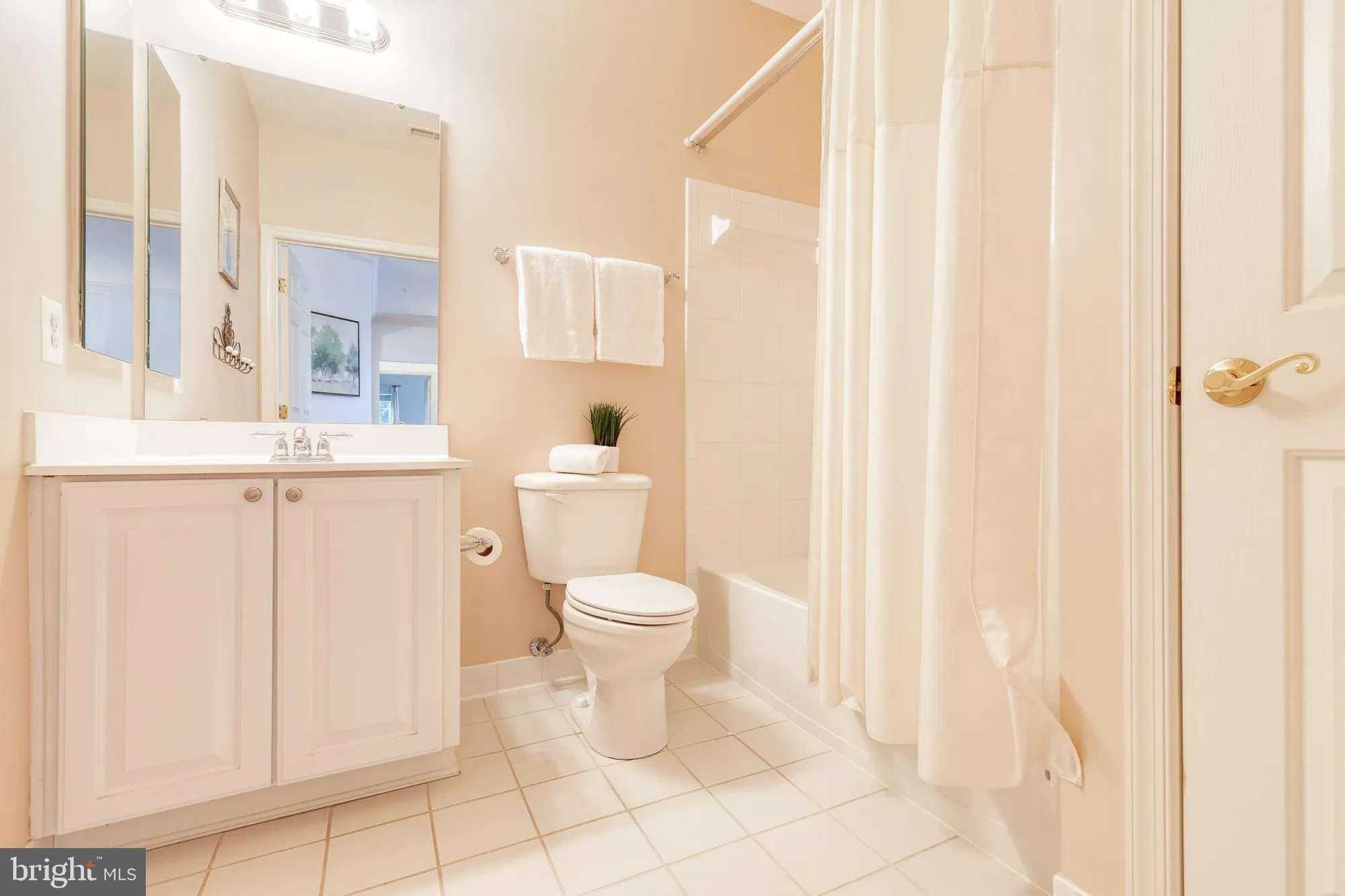 Property Slideshow image 27 of 32 | 8260 stone crop dr e, Ellicott City, MD, 21043