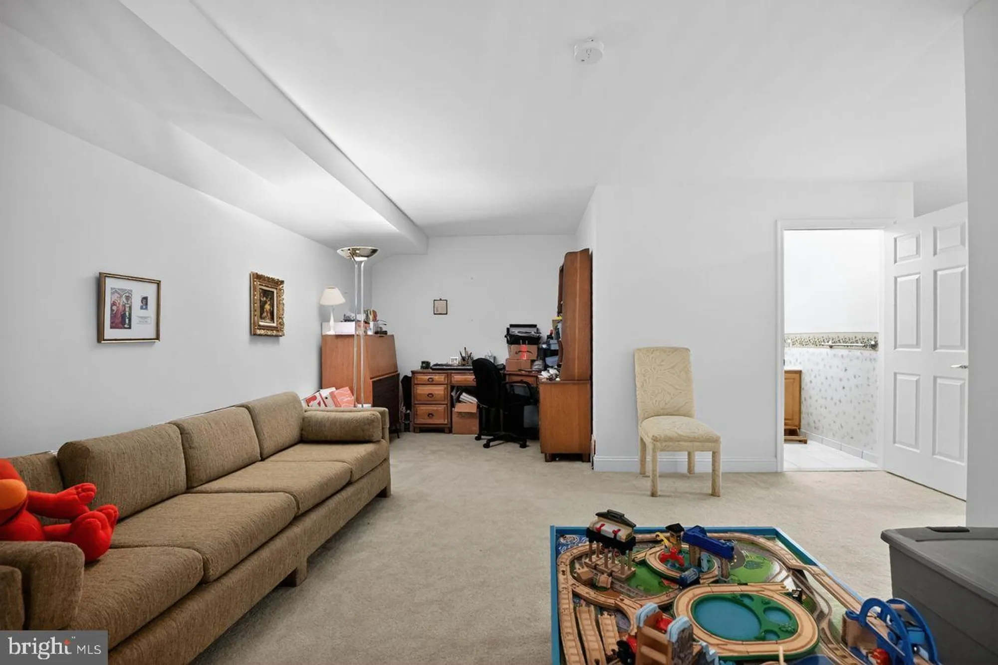 Property Slideshow image 26 of 36 | 506 penny ln c14, Philadelphia, PA, 19111