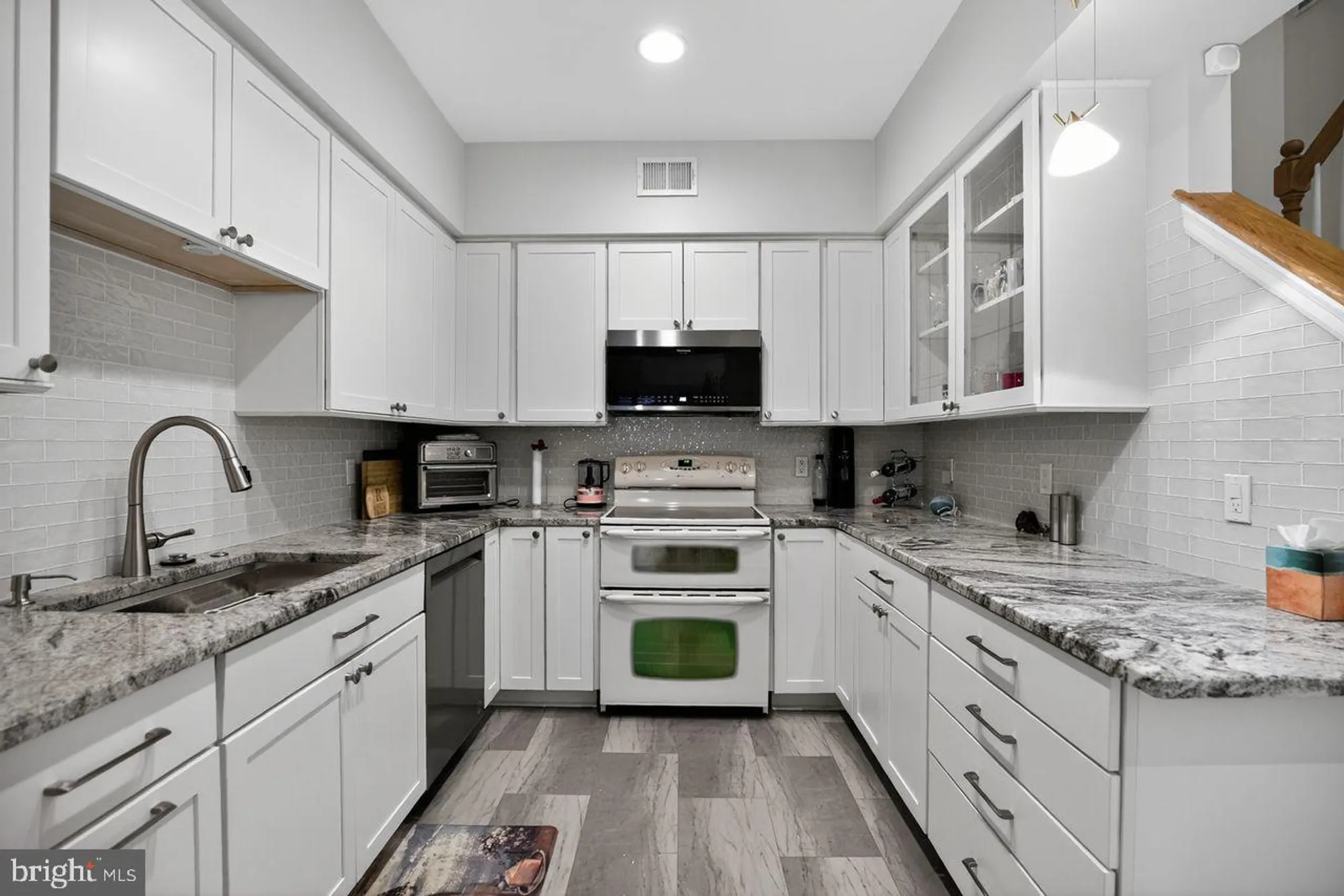 Property Slideshow image 13 of 36 | 506 penny ln c14, Philadelphia, PA, 19111