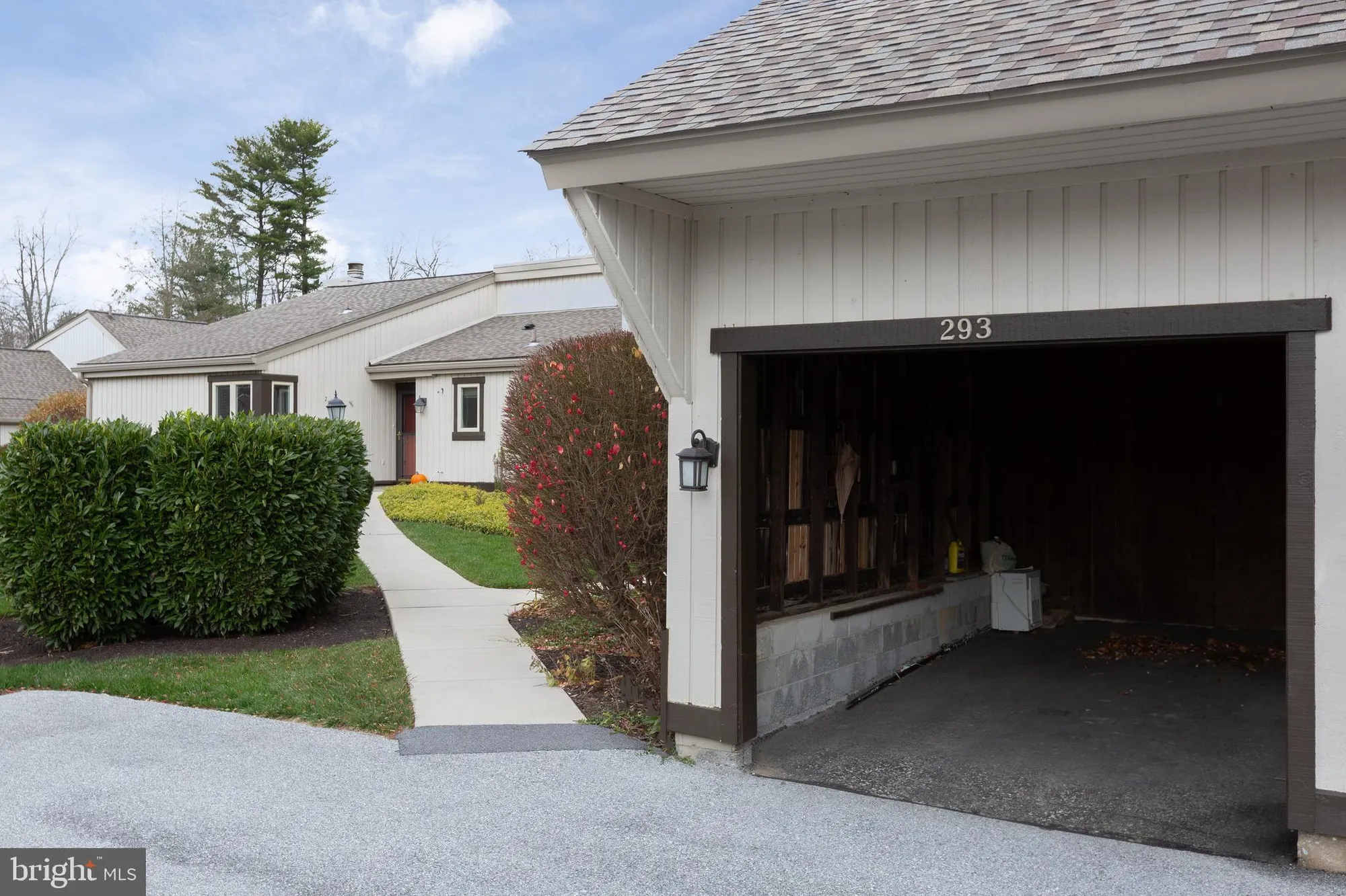 Property Slideshow image 2 of 22 | 293 devon ln, West Chester, PA, 19380