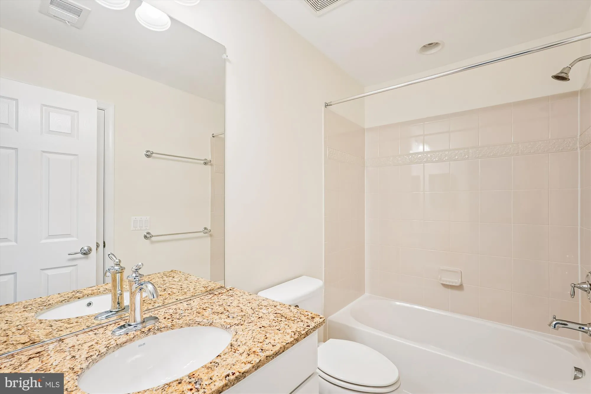 Property Slideshow image 19 of 28 | 20439 old grey pl, Ashburn, VA, 20147
