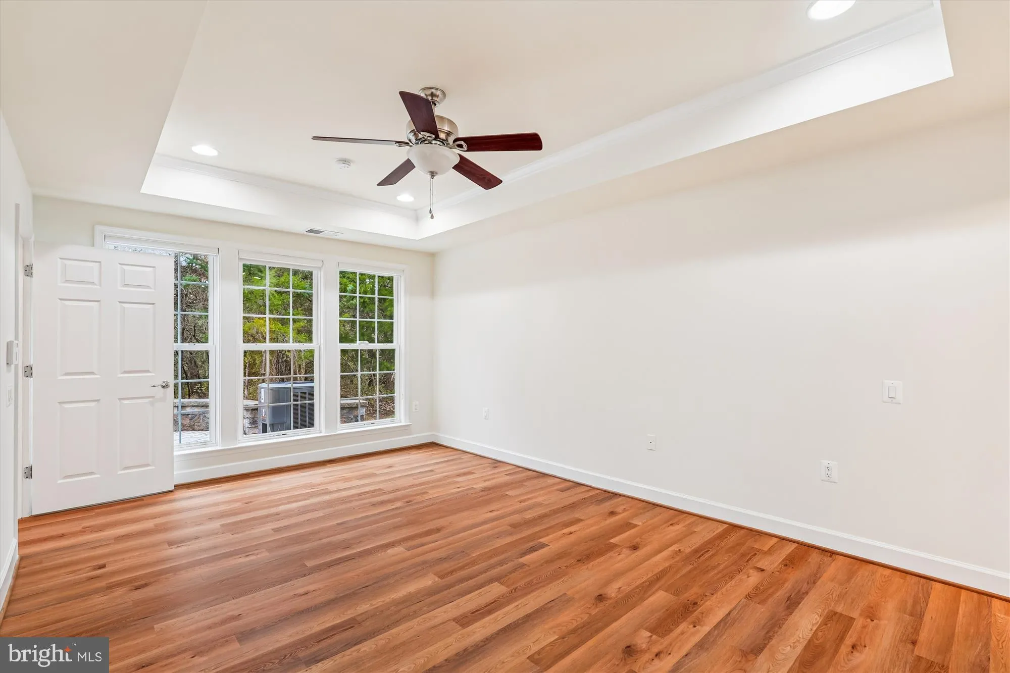 Property Slideshow image 15 of 28 | 20439 old grey pl, Ashburn, VA, 20147