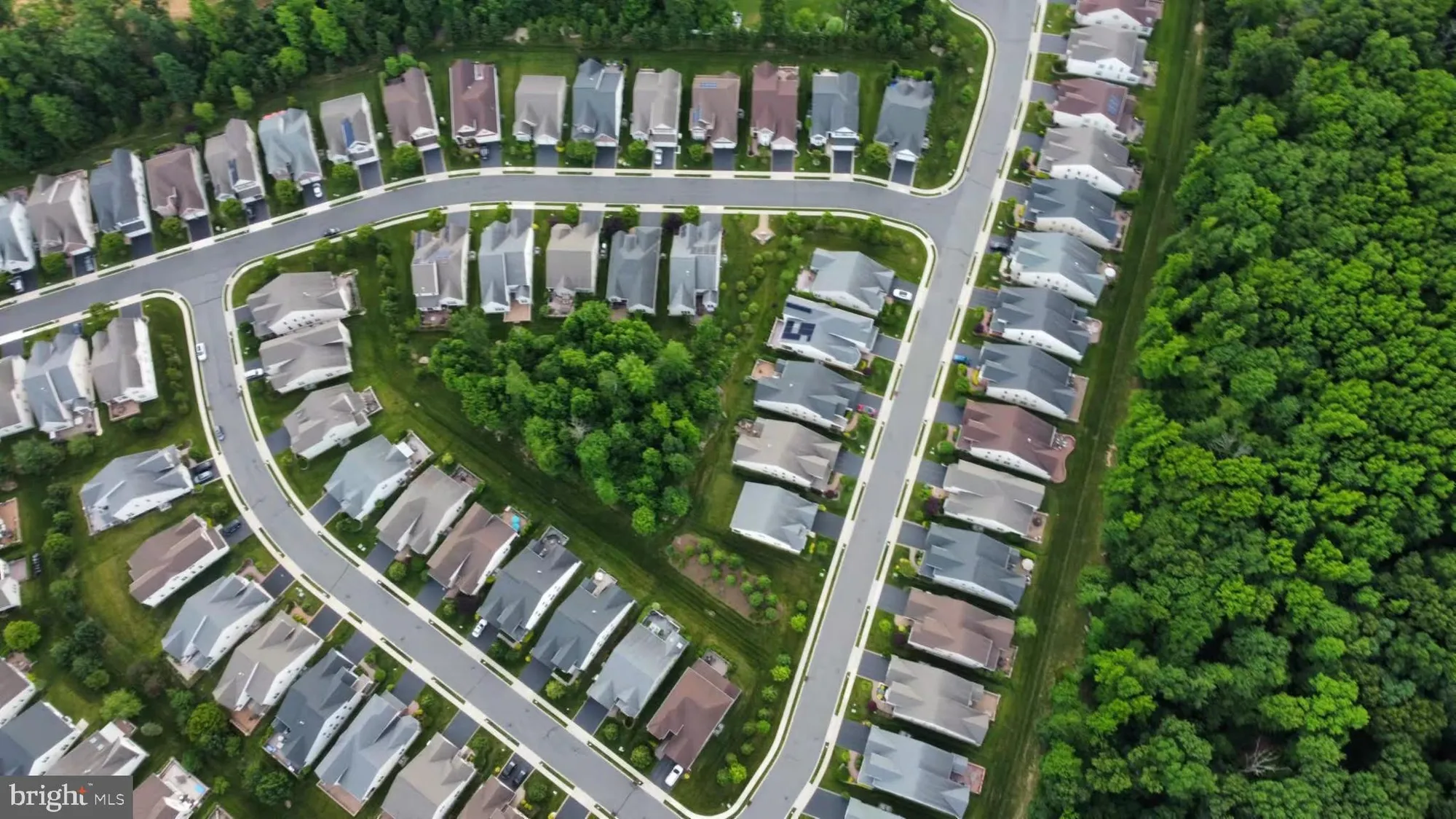 Property Slideshow image 46 of 65 | 9 bellingham dr, Kendall Park, NJ, 08824