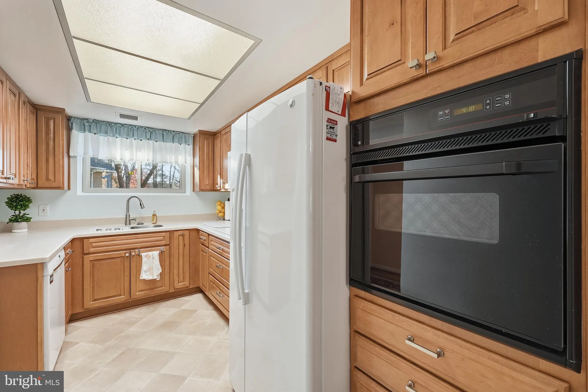 Property Slideshow image 6 of 52 | 3345 s leisure world blvd # 96-j, Silver Spring, MD, 20906