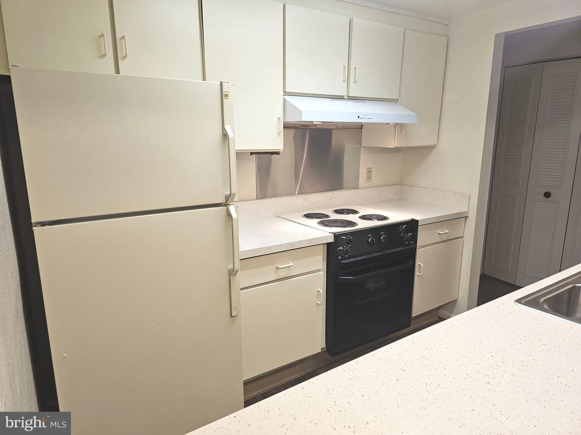 Property Slideshow image 14 of 31 | 3630 gleneagles dr 8-1d, Silver Spring, MD, 20906