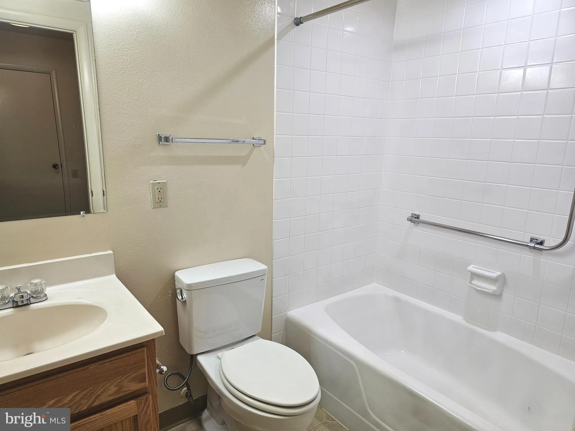 Property Slideshow image 20 of 31 | 3630 gleneagles dr 8-1d, Silver Spring, MD, 20906