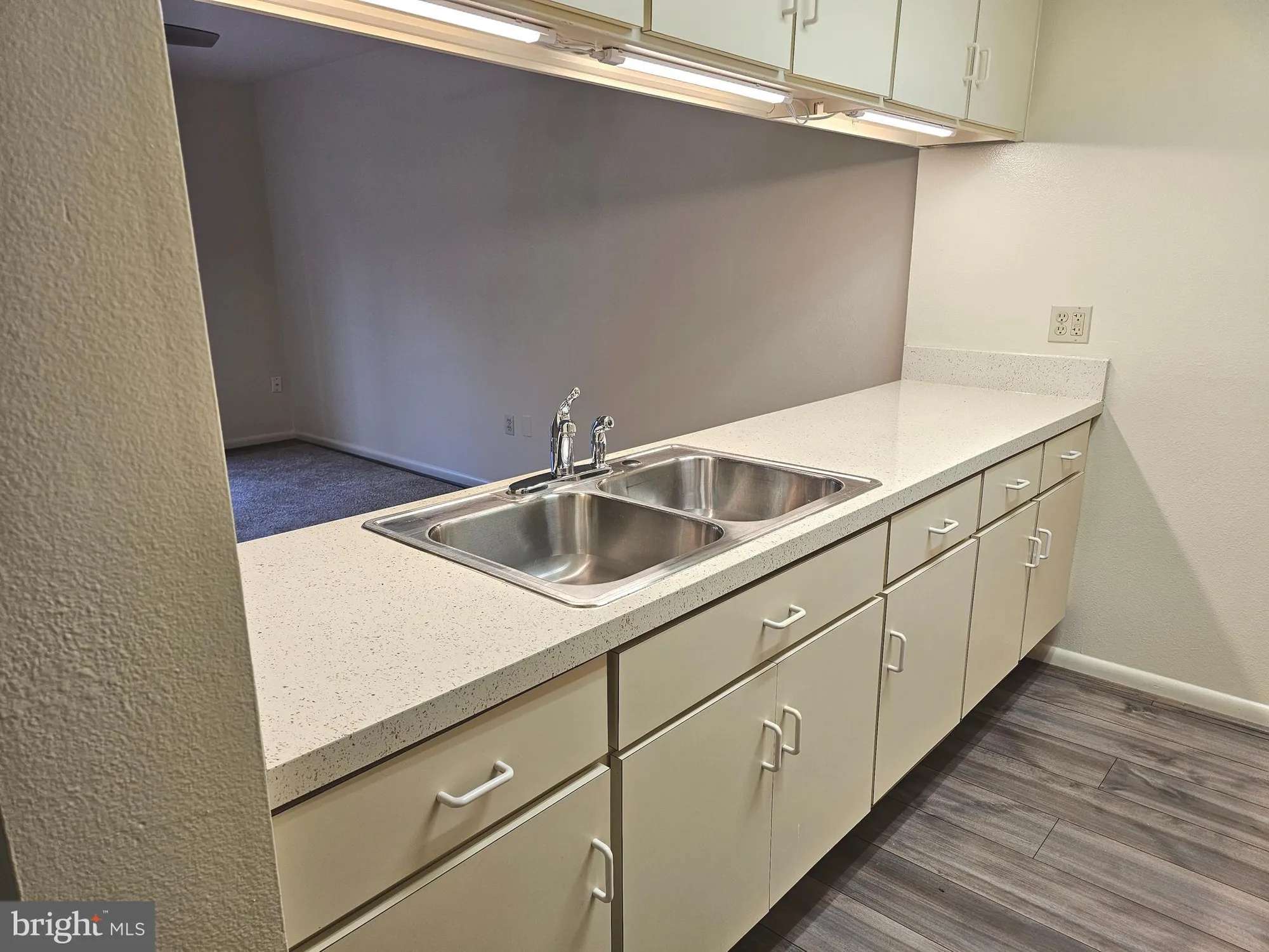 Property Slideshow image 13 of 31 | 3630 gleneagles dr 8-1d, Silver Spring, MD, 20906