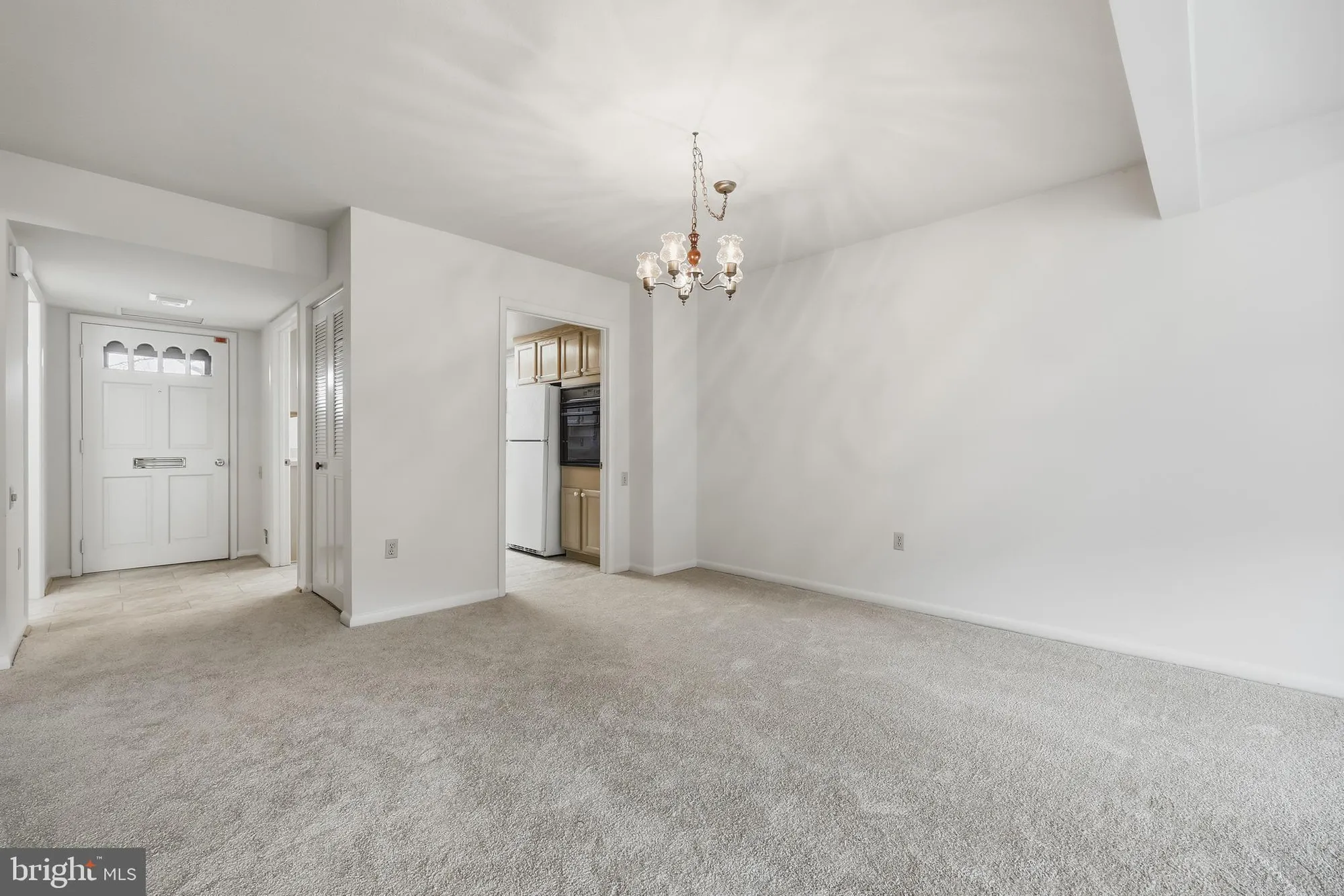 Property Slideshow image 10 of 59 | 3388 chiswick ct # 49-a, Silver Spring, MD, 20906
