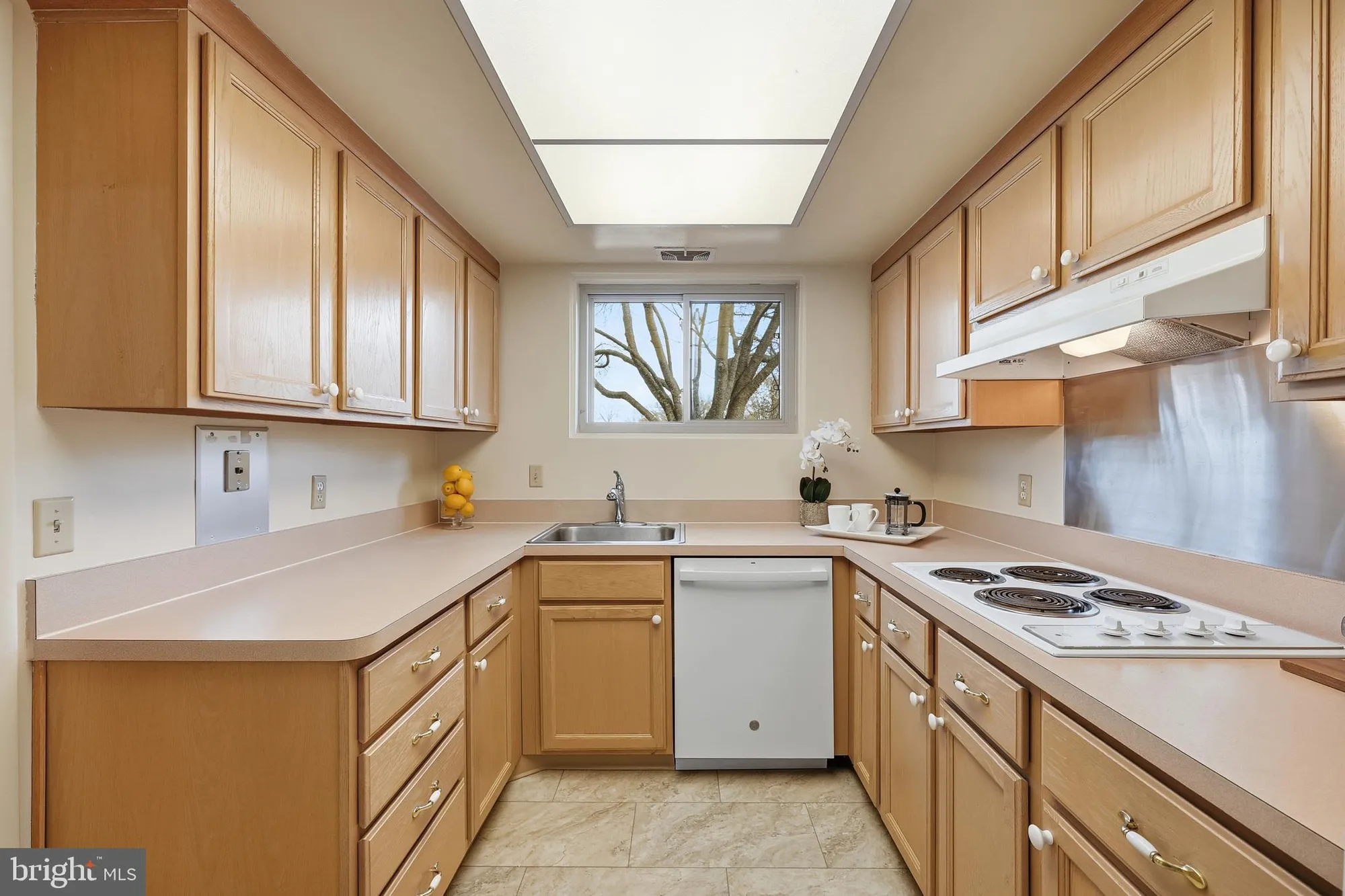 Property Slideshow image 4 of 59 | 3388 chiswick ct # 49-a, Silver Spring, MD, 20906