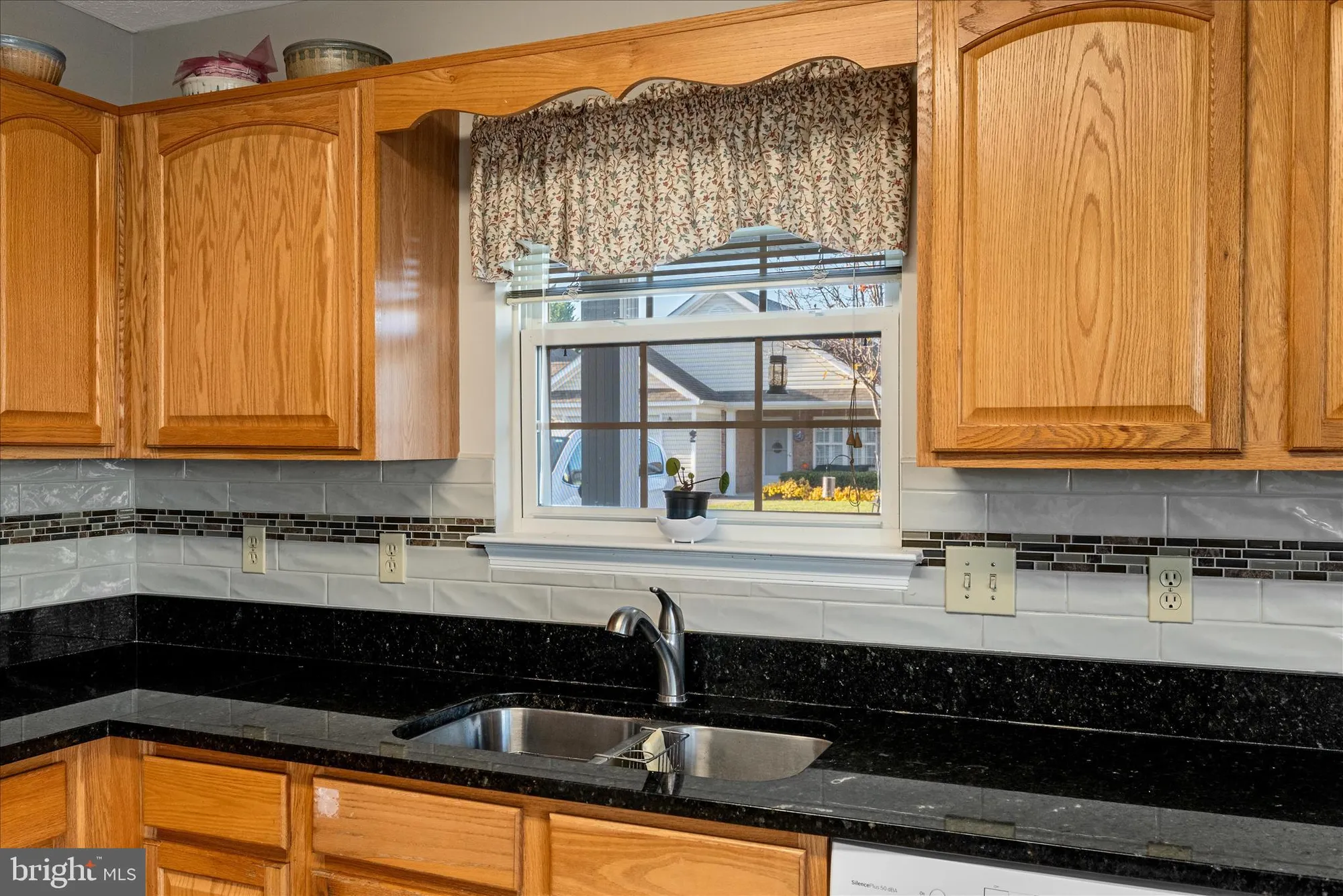 Property Slideshow image 19 of 32 | 203 crestwood ln, Winchester, VA, 22602