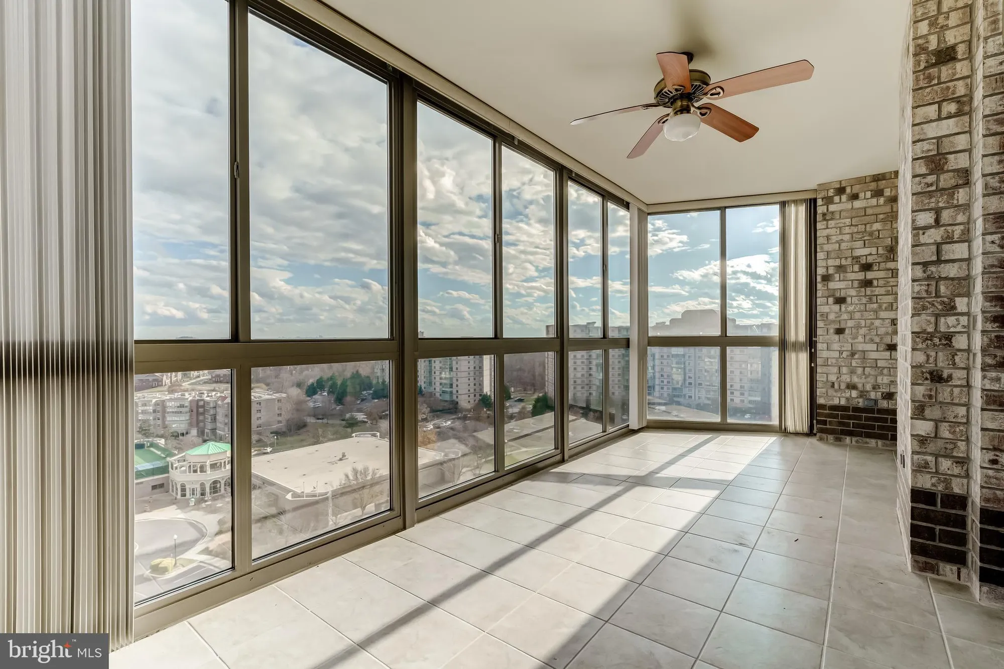 Property Slideshow image 16 of 88 | 19355 cypress ridge ter 1006, Leesburg, VA, 20176