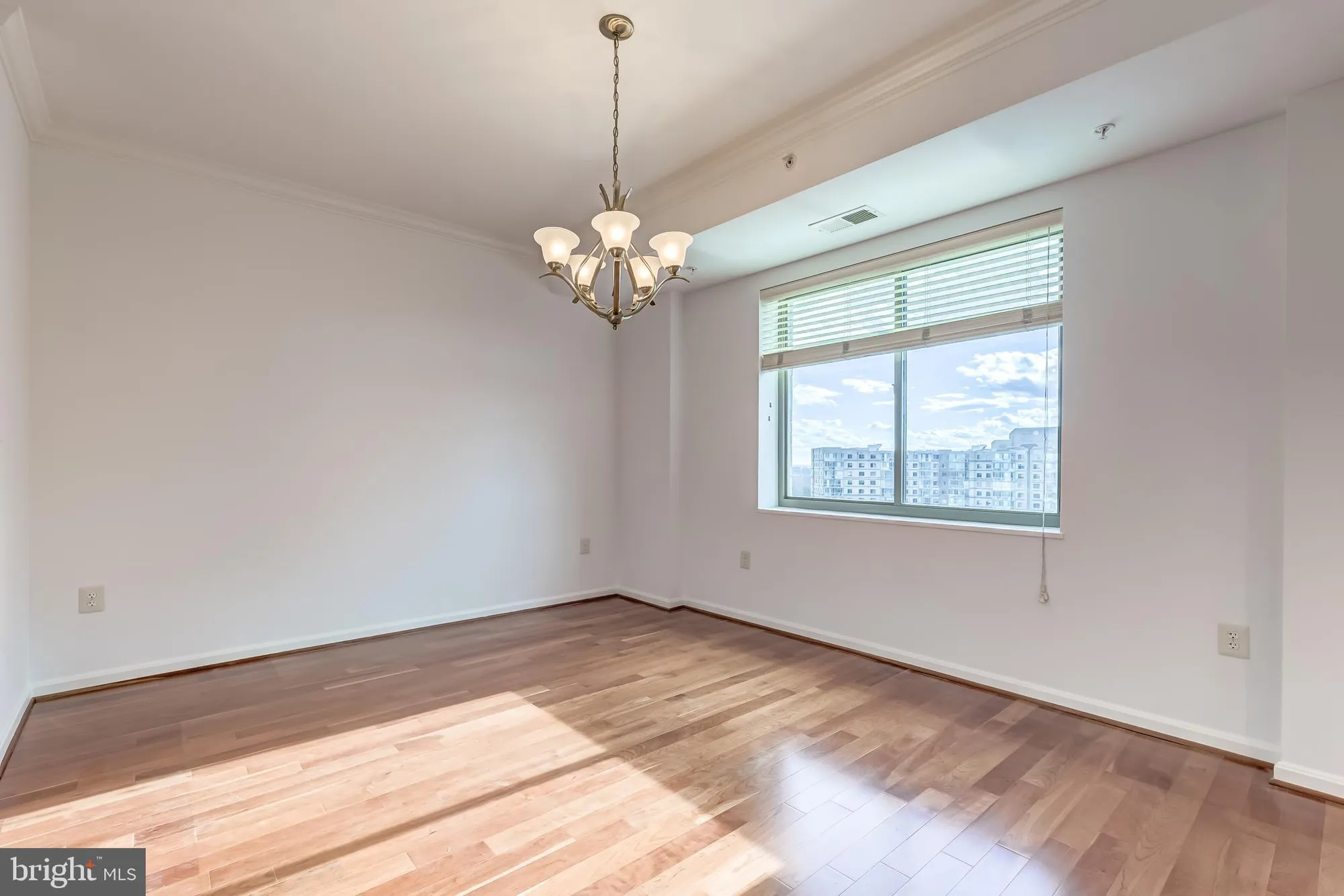 Property Slideshow image 24 of 88 | 19355 cypress ridge ter 1006, Leesburg, VA, 20176