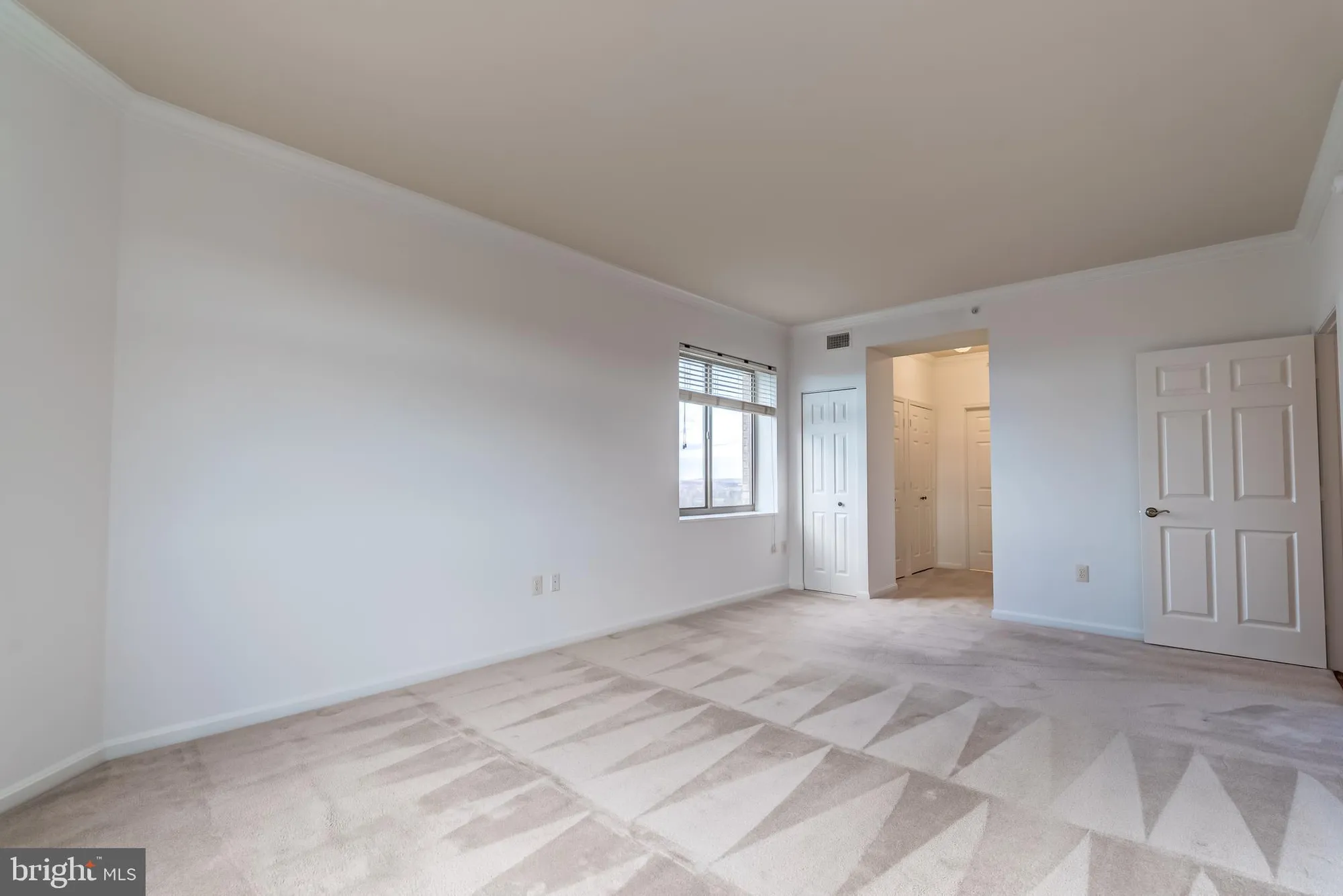 Property Slideshow image 49 of 88 | 19355 cypress ridge ter 1006, Leesburg, VA, 20176