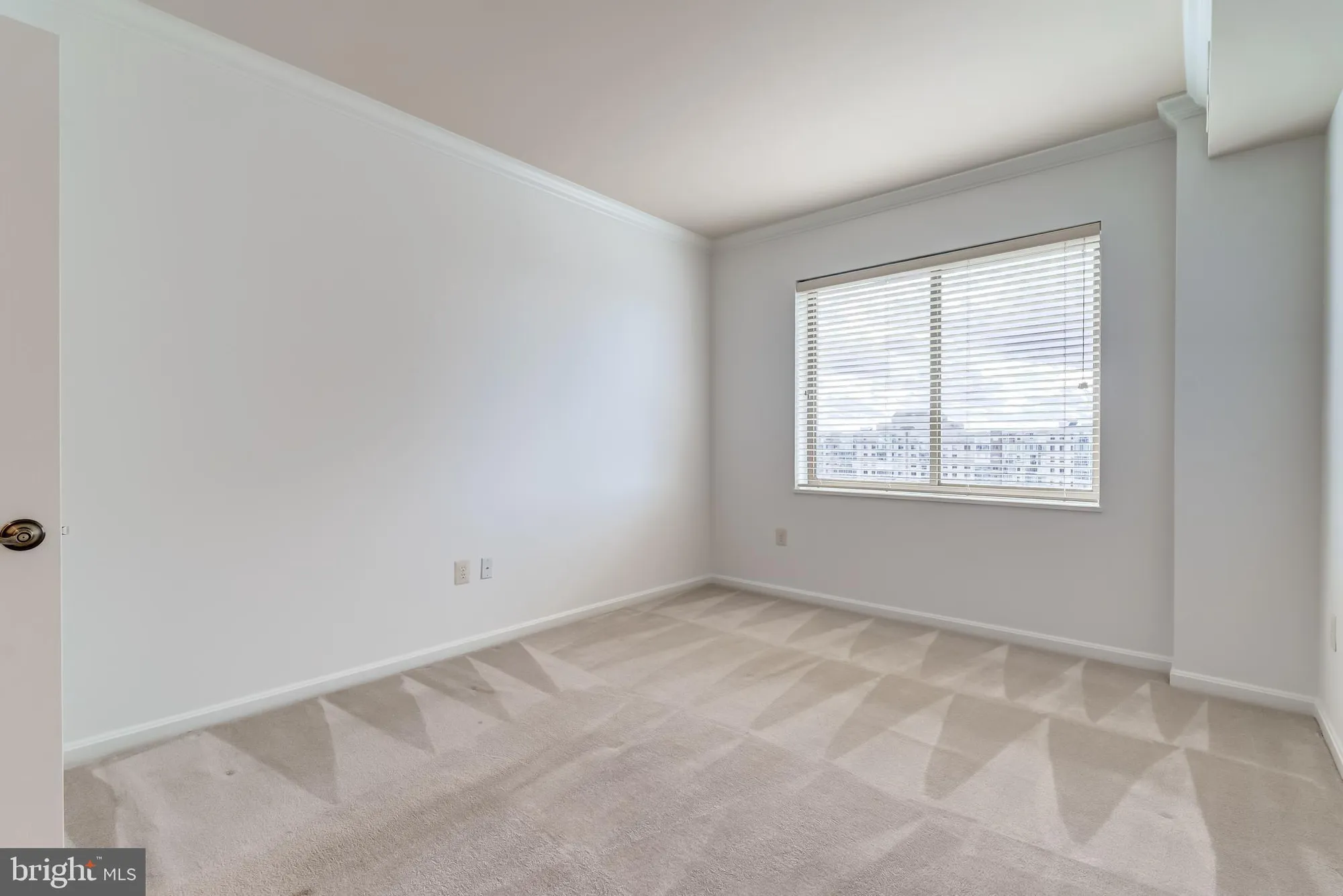 Property Slideshow image 44 of 88 | 19355 cypress ridge ter 1006, Leesburg, VA, 20176