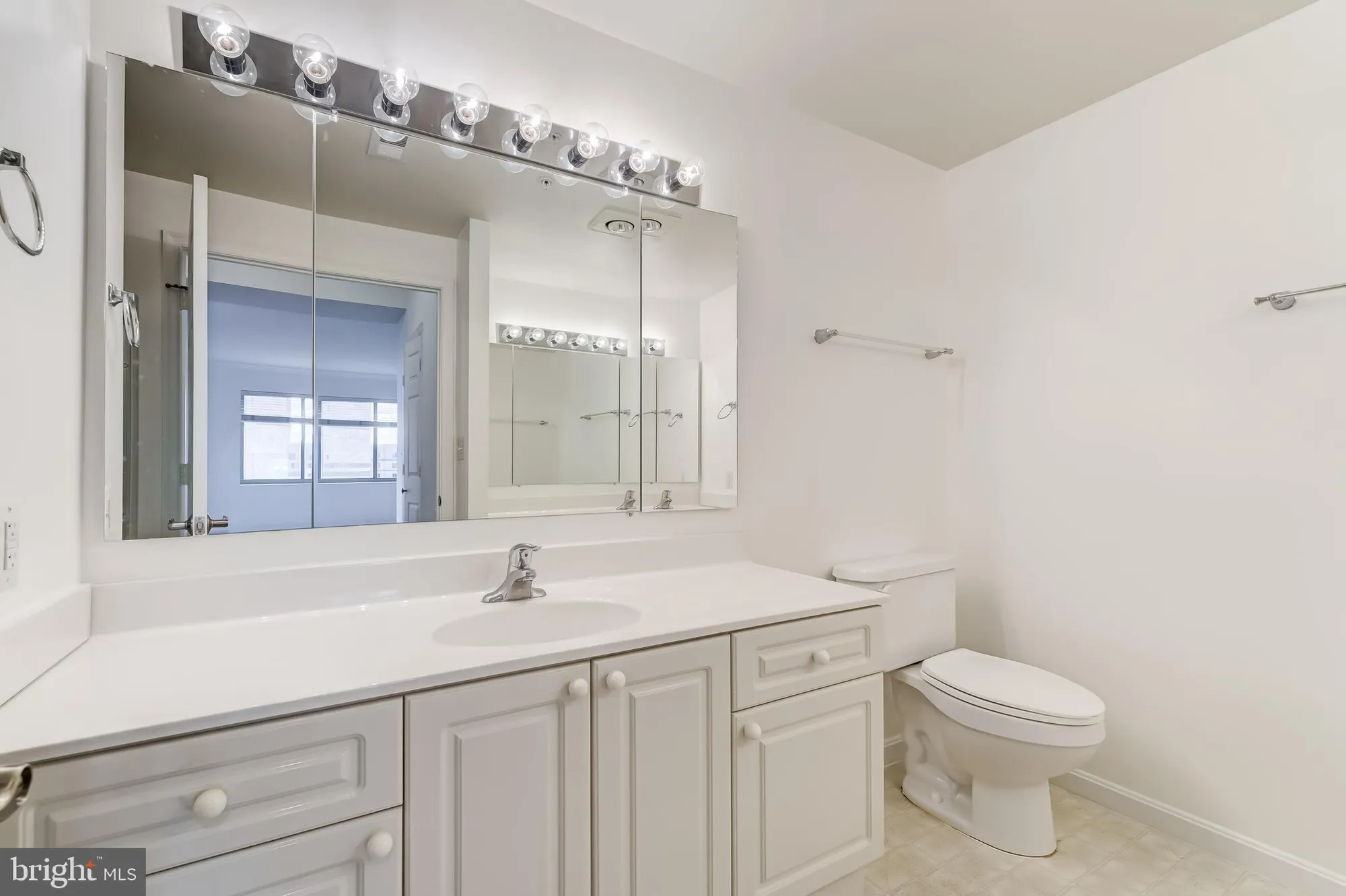 Property Slideshow image 55 of 88 | 19355 cypress ridge ter 1006, Leesburg, VA, 20176
