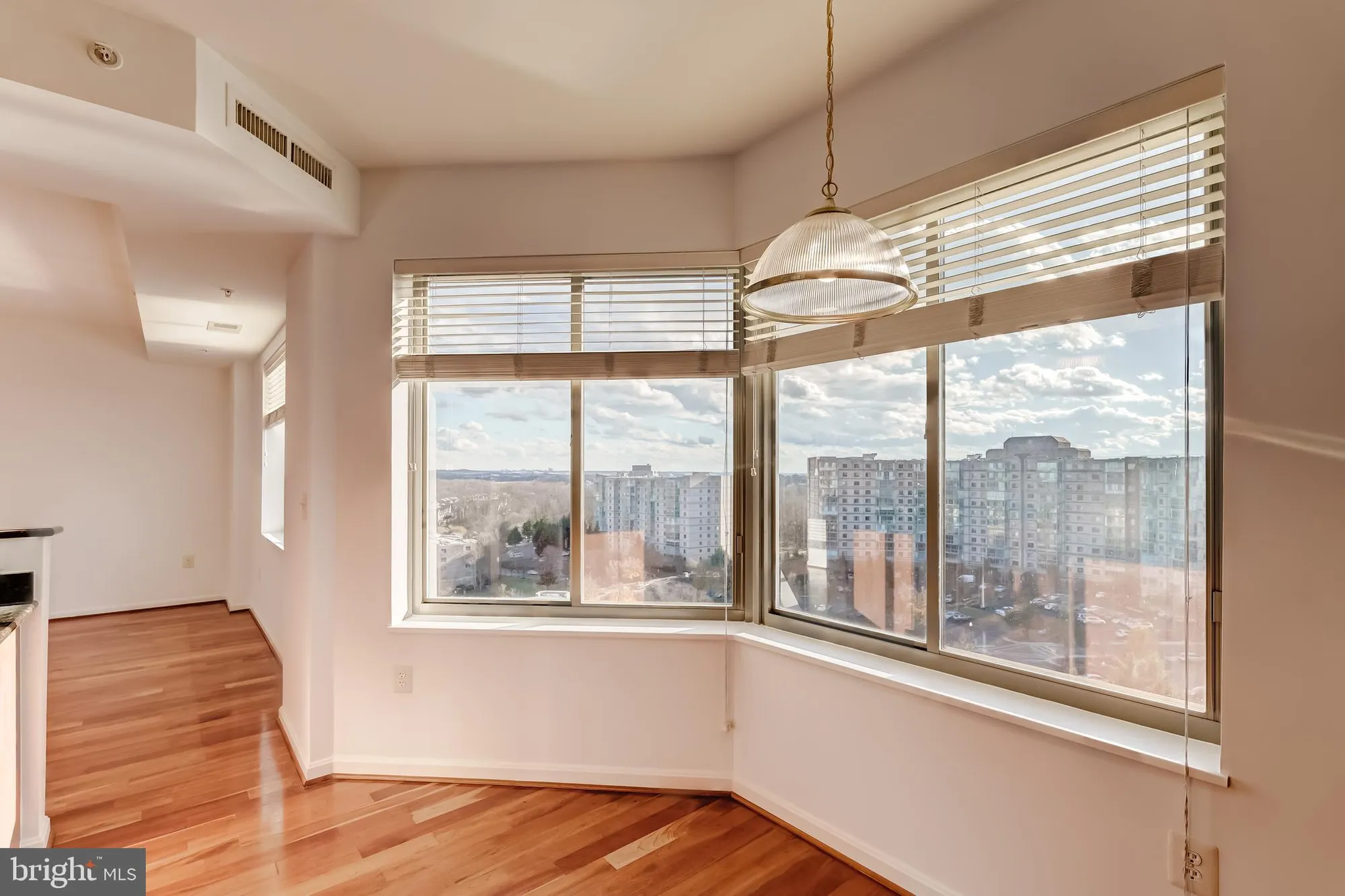 Property Slideshow image 70 of 88 | 19355 cypress ridge ter 1006, Leesburg, VA, 20176