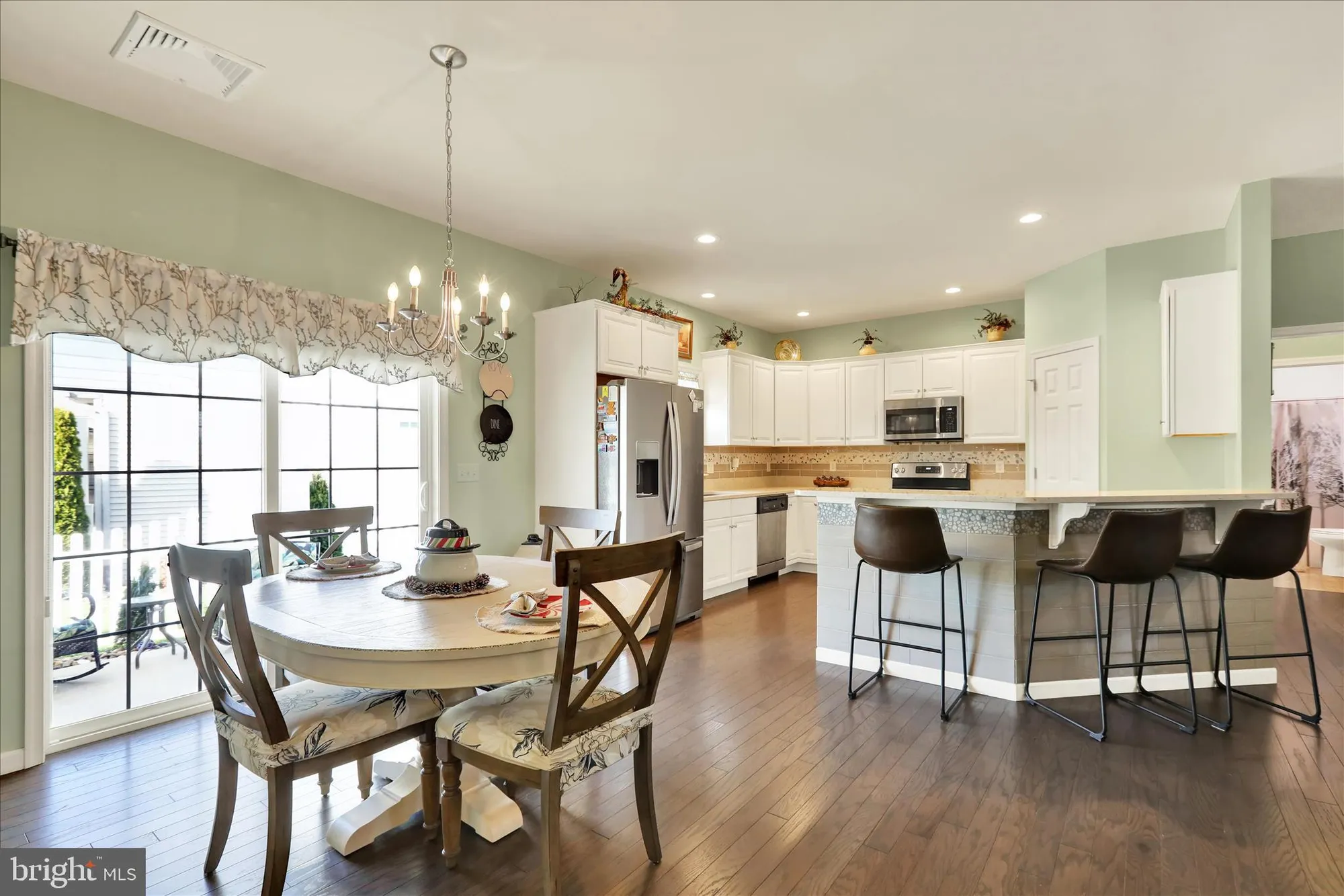 Property Slideshow image 12 of 37 | 4 rosebush ct, Womelsdorf, PA, 19567