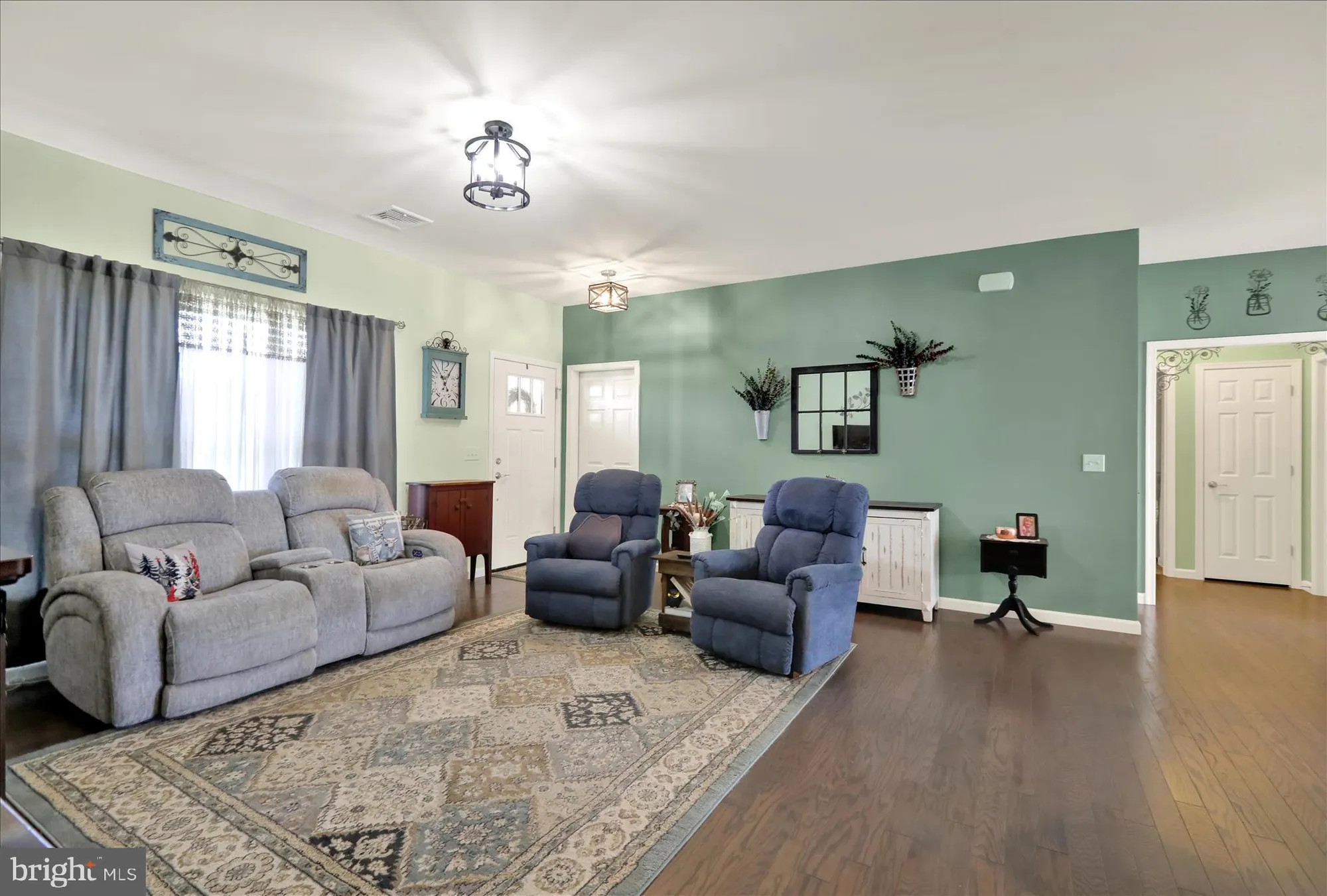 Property Slideshow image 19 of 37 | 4 rosebush ct, Womelsdorf, PA, 19567