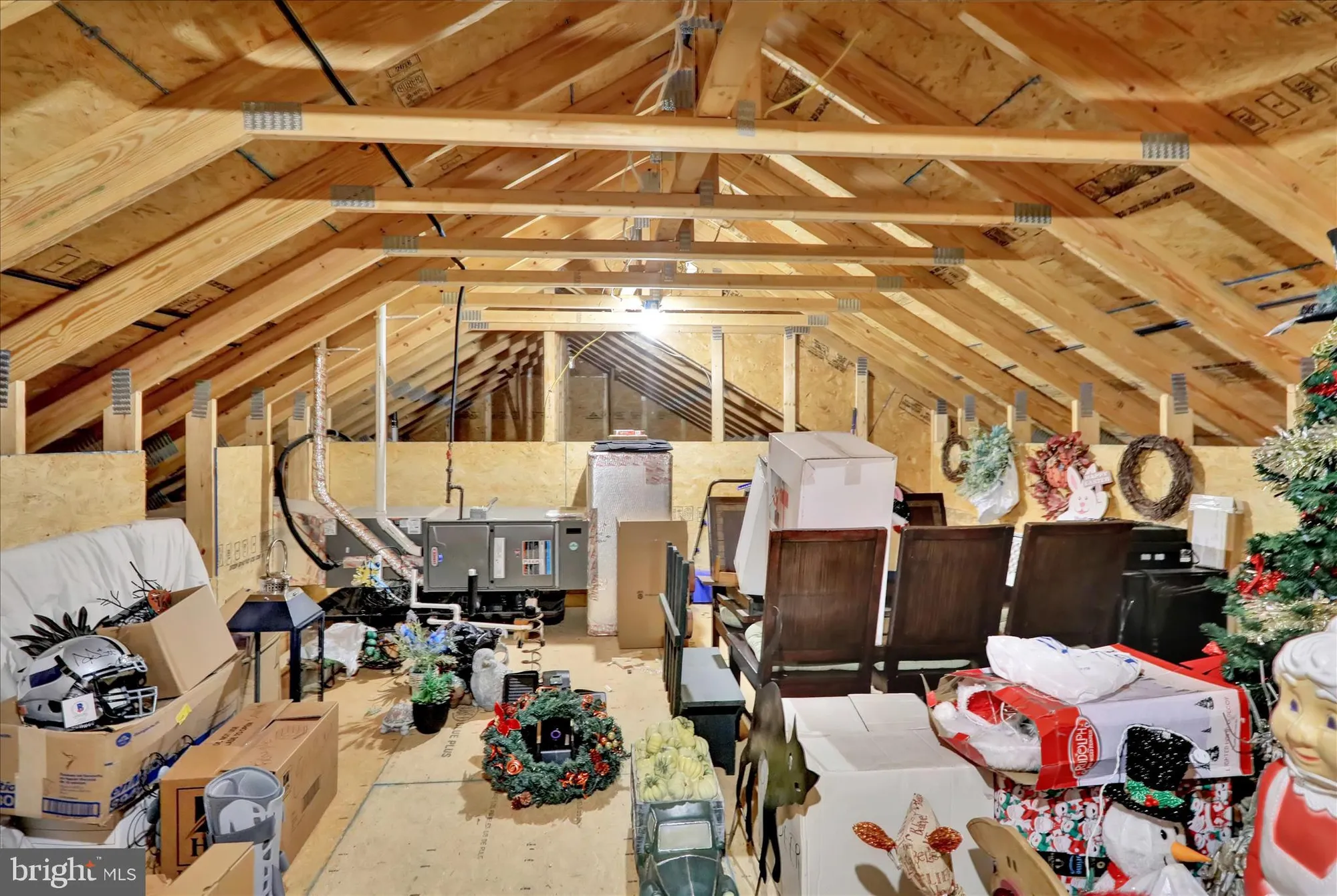 Property Slideshow image 34 of 37 | 4 rosebush ct, Womelsdorf, PA, 19567