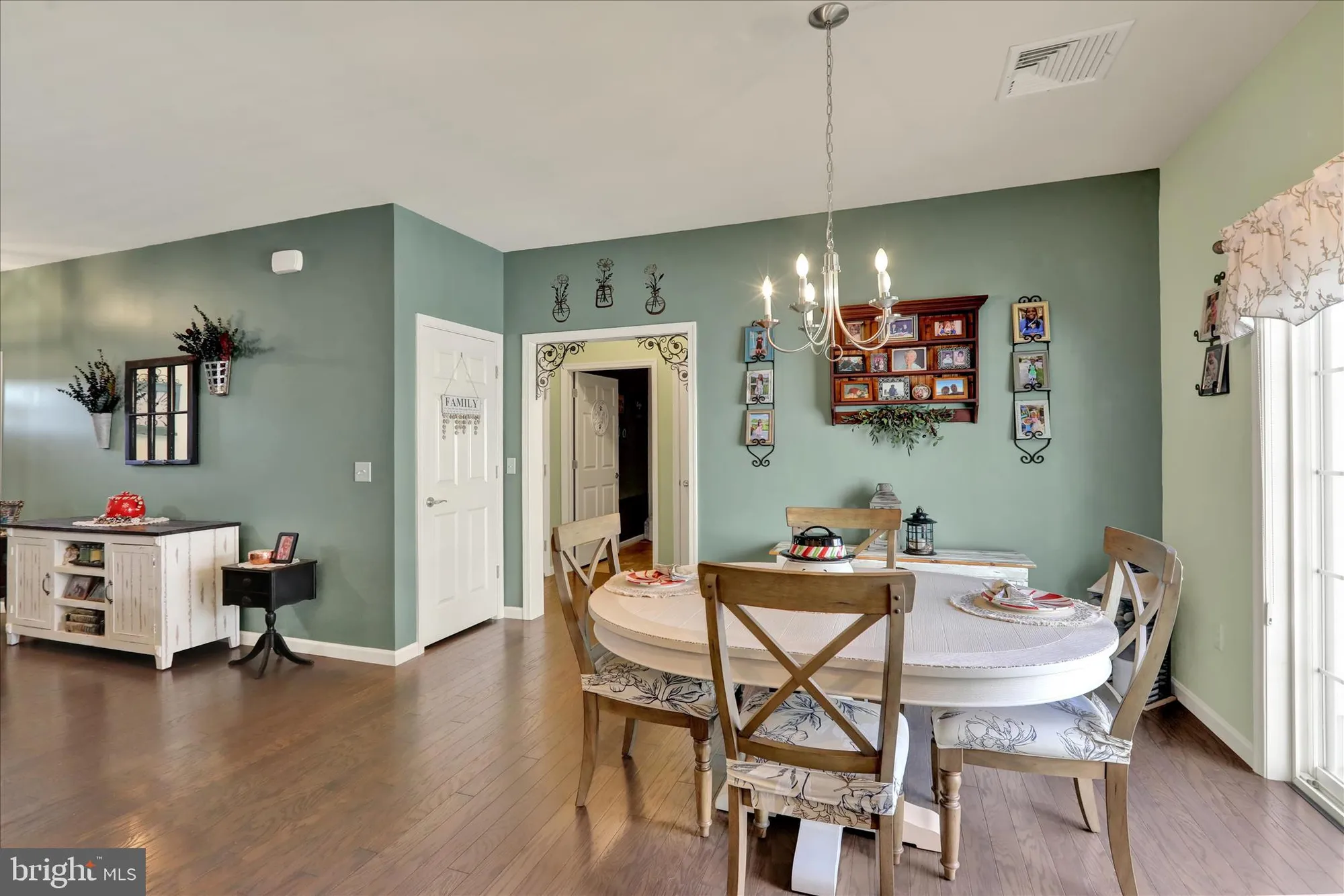 Property Slideshow image 18 of 37 | 4 rosebush ct, Womelsdorf, PA, 19567