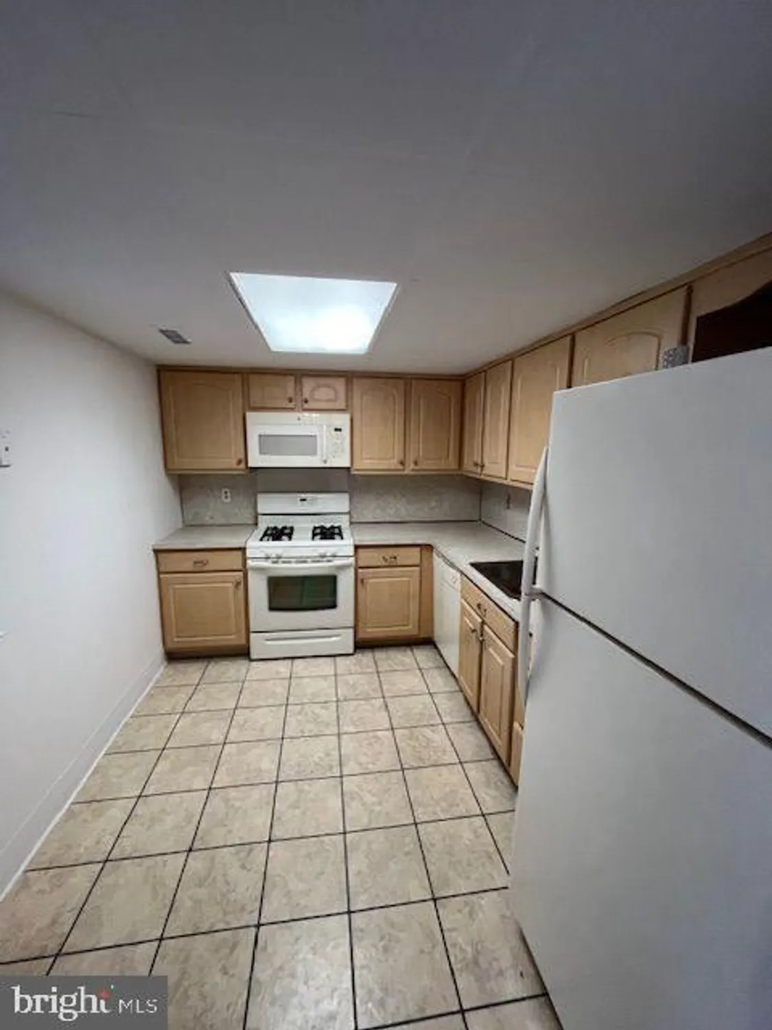 Property Slideshow image 9 of 21 | 67003 delaire landing rd 3, Philadelphia, PA, 19114