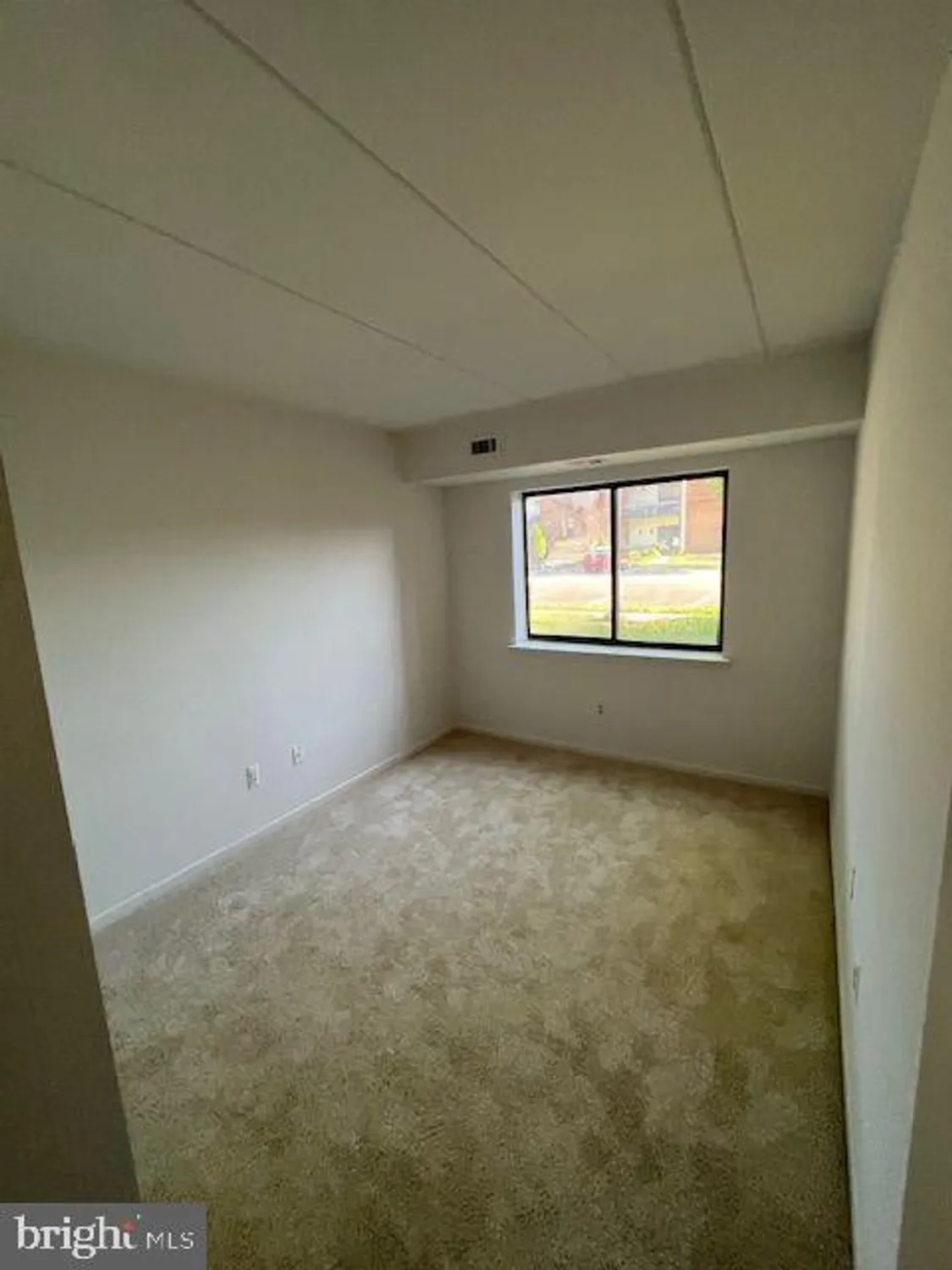 Property Slideshow image 11 of 21 | 67003 delaire landing rd 3, Philadelphia, PA, 19114