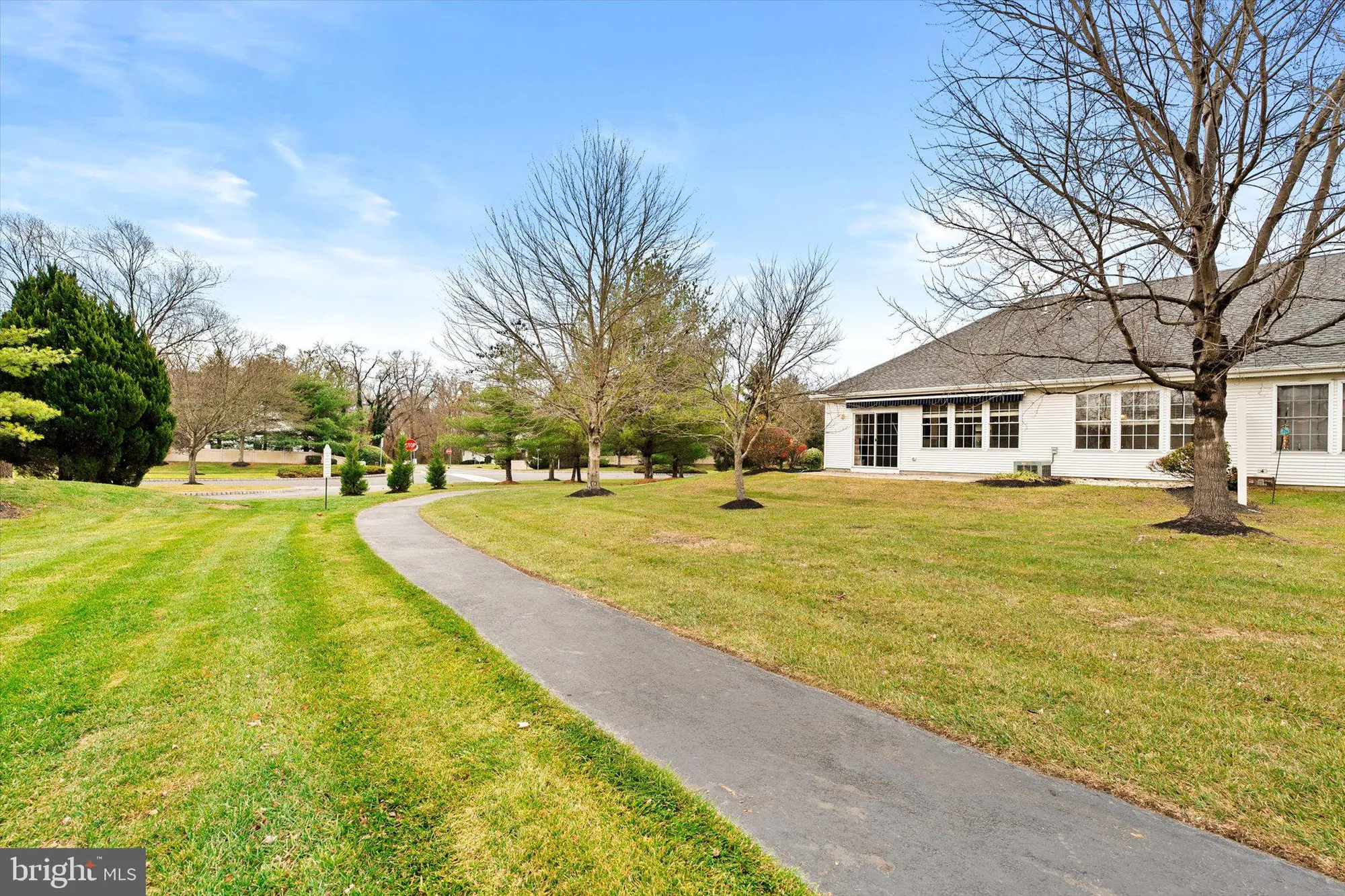 Property Slideshow image 25 of 25 | 207 burholme dr, Hamilton, NJ, 08691