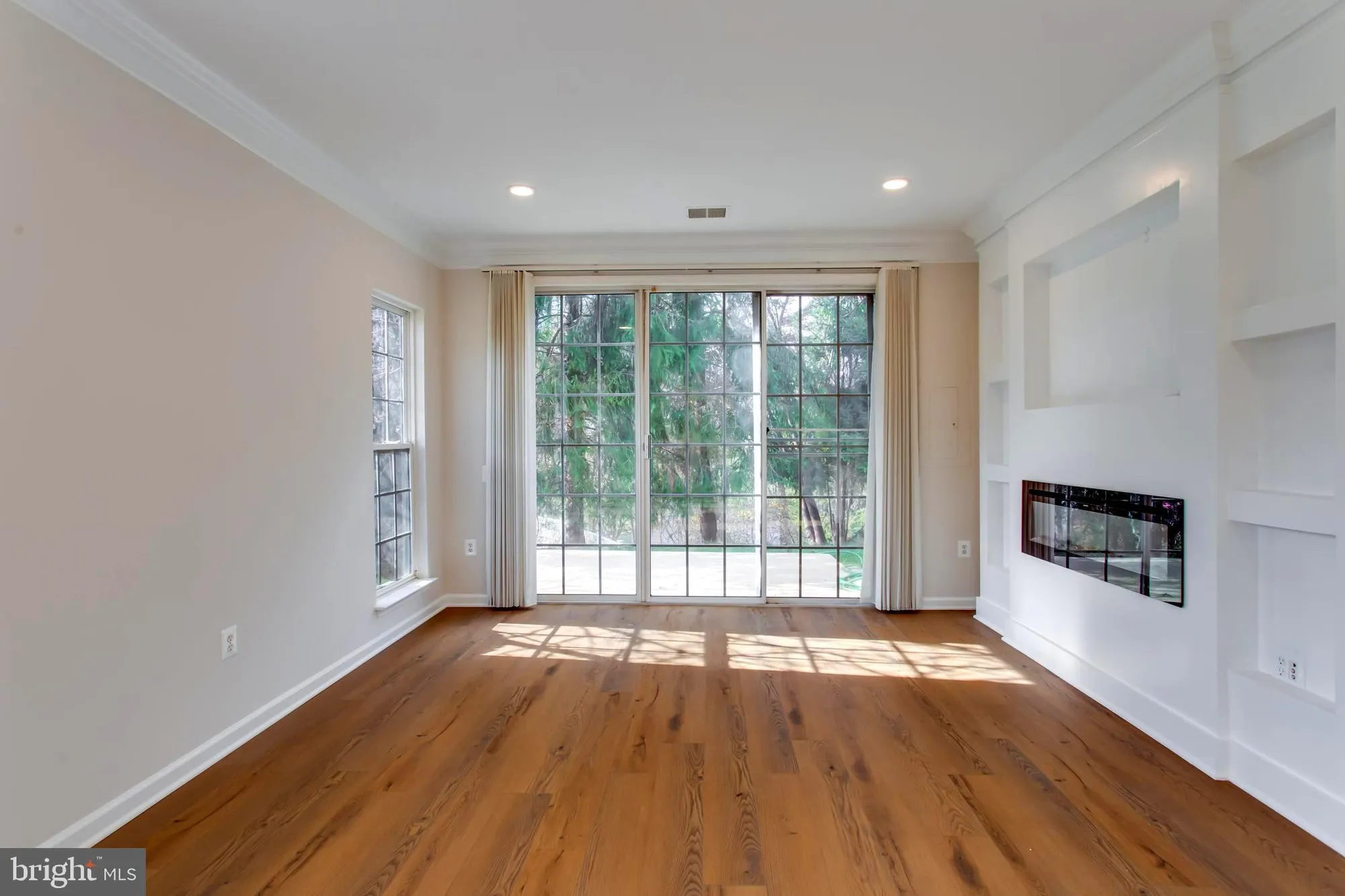 Property Slideshow image 11 of 49 | 1981 penfold ct, Woodbridge, VA, 22192