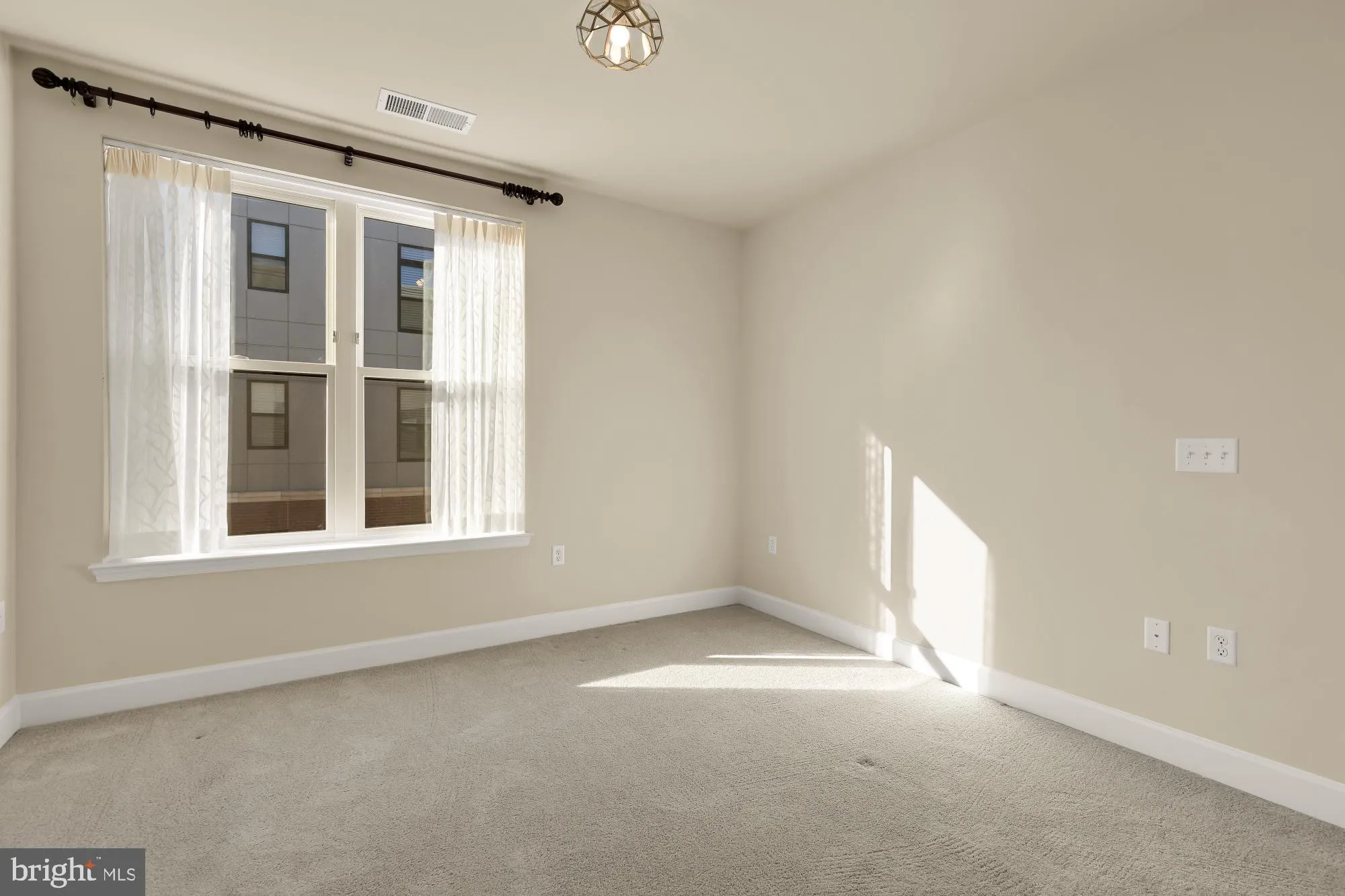 Property Slideshow image 26 of 40 | 9555 saintsbury dr unit 503, Fairfax, VA, 22031
