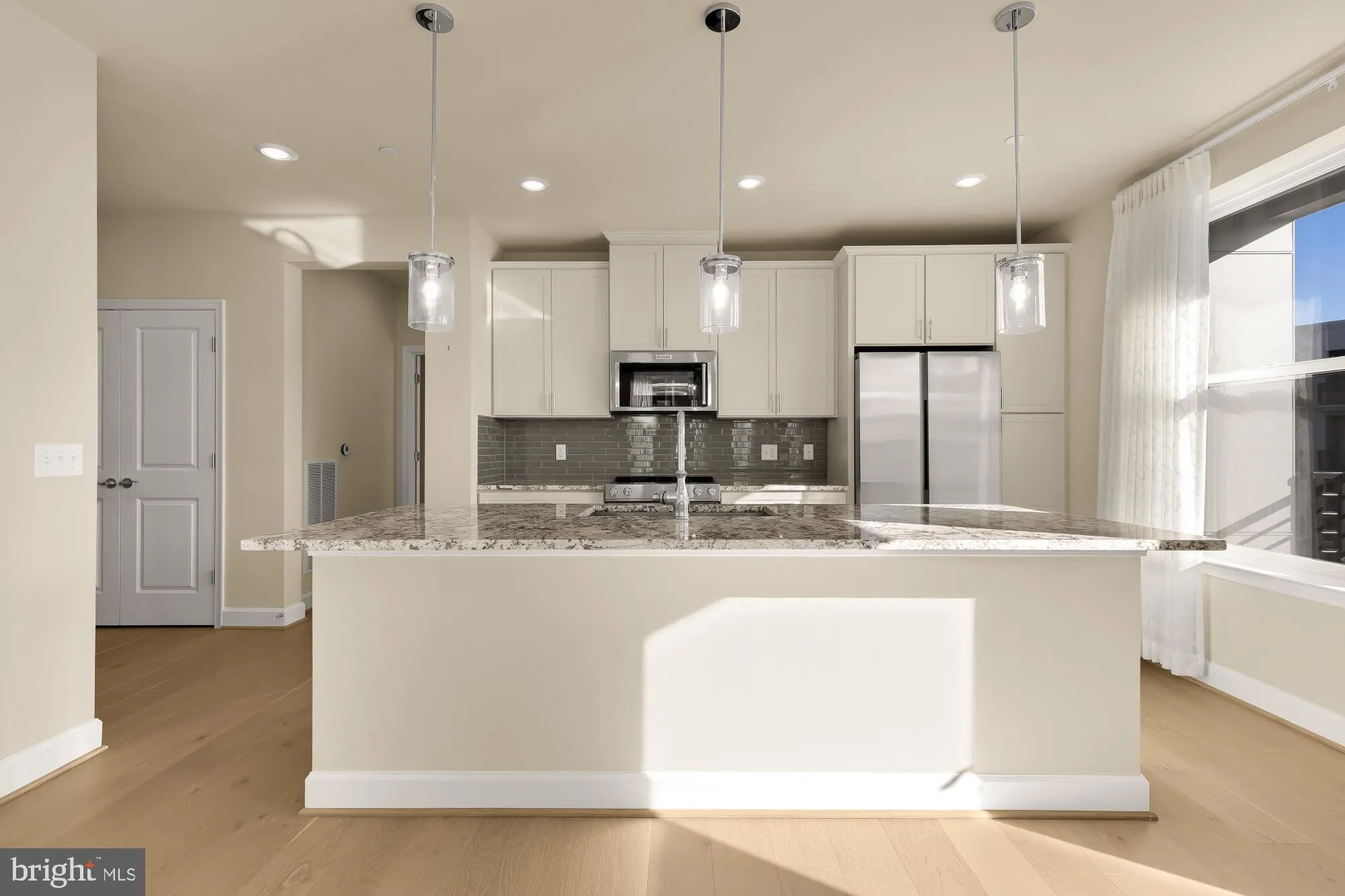 Property Slideshow image 8 of 40 | 9555 saintsbury dr unit 503, Fairfax, VA, 22031