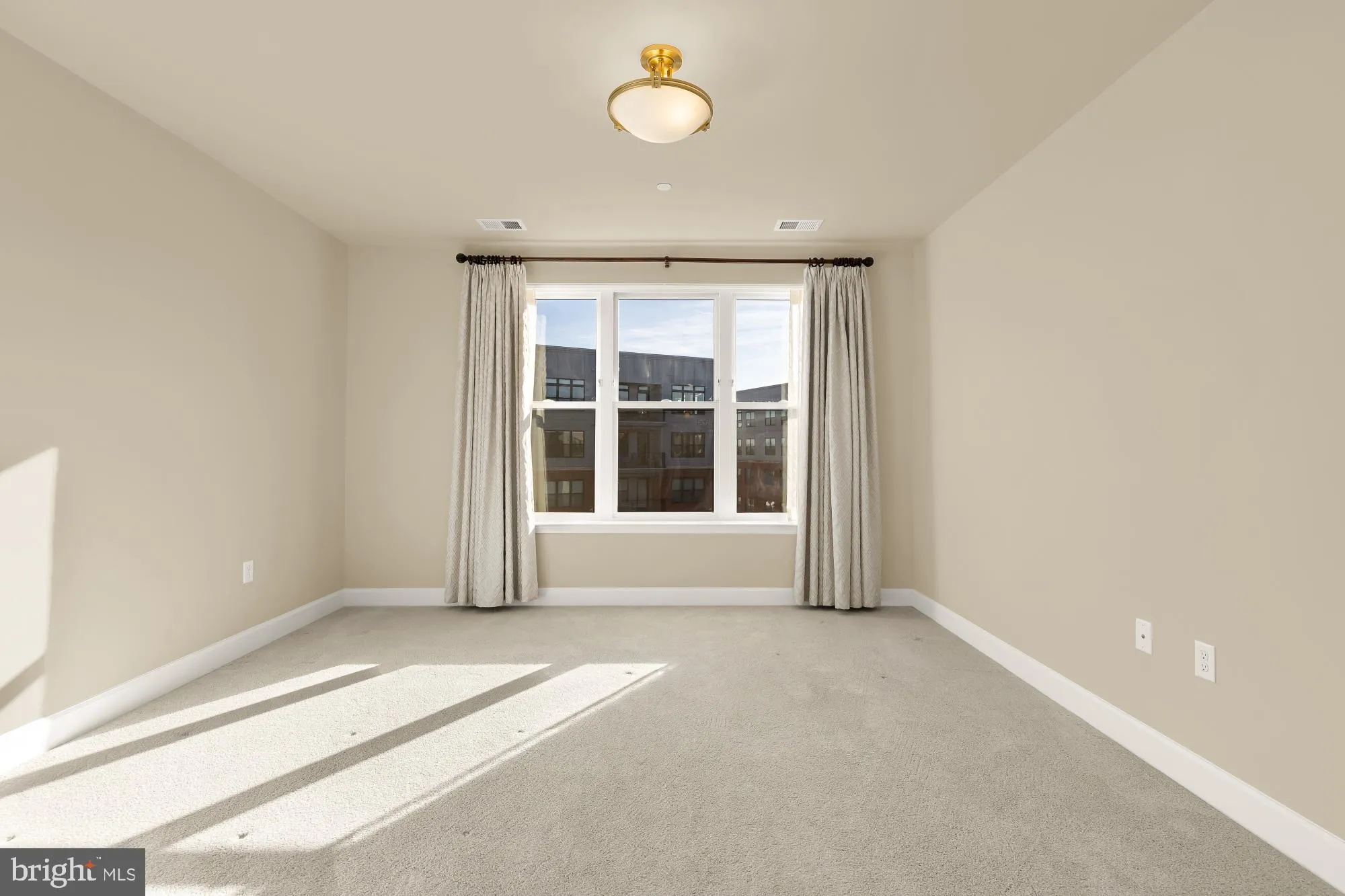 Property Slideshow image 19 of 40 | 9555 saintsbury dr unit 503, Fairfax, VA, 22031