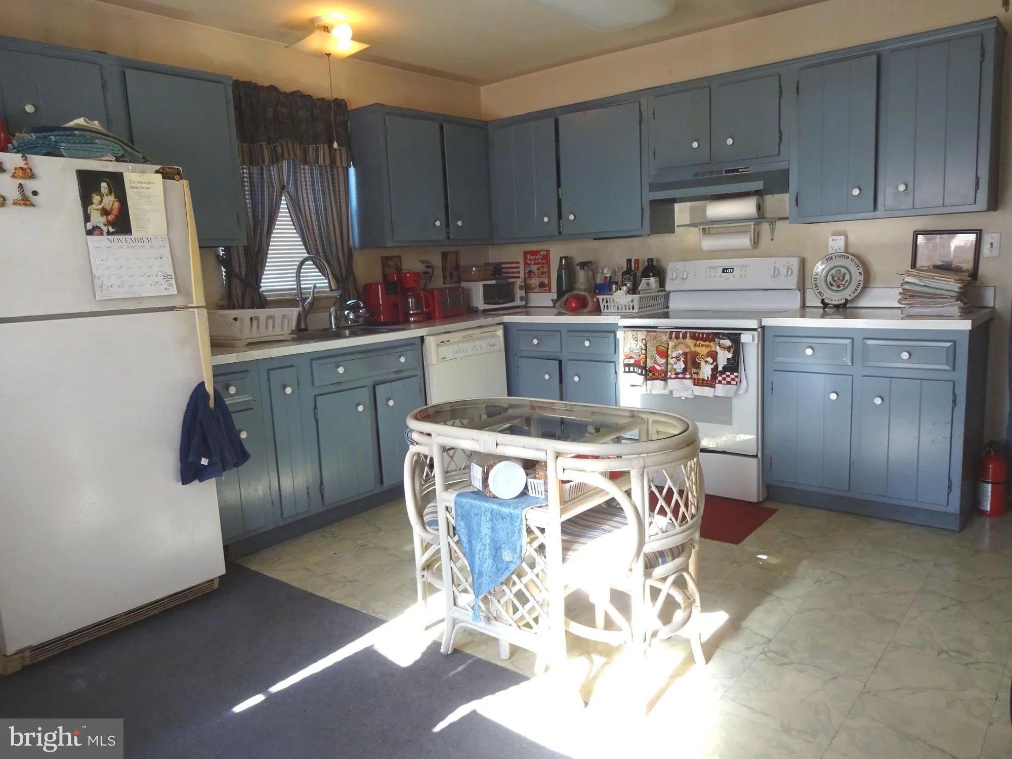 Property Slideshow image 6 of 17 | 2 farrington ct, Southampton, NJ, 08088