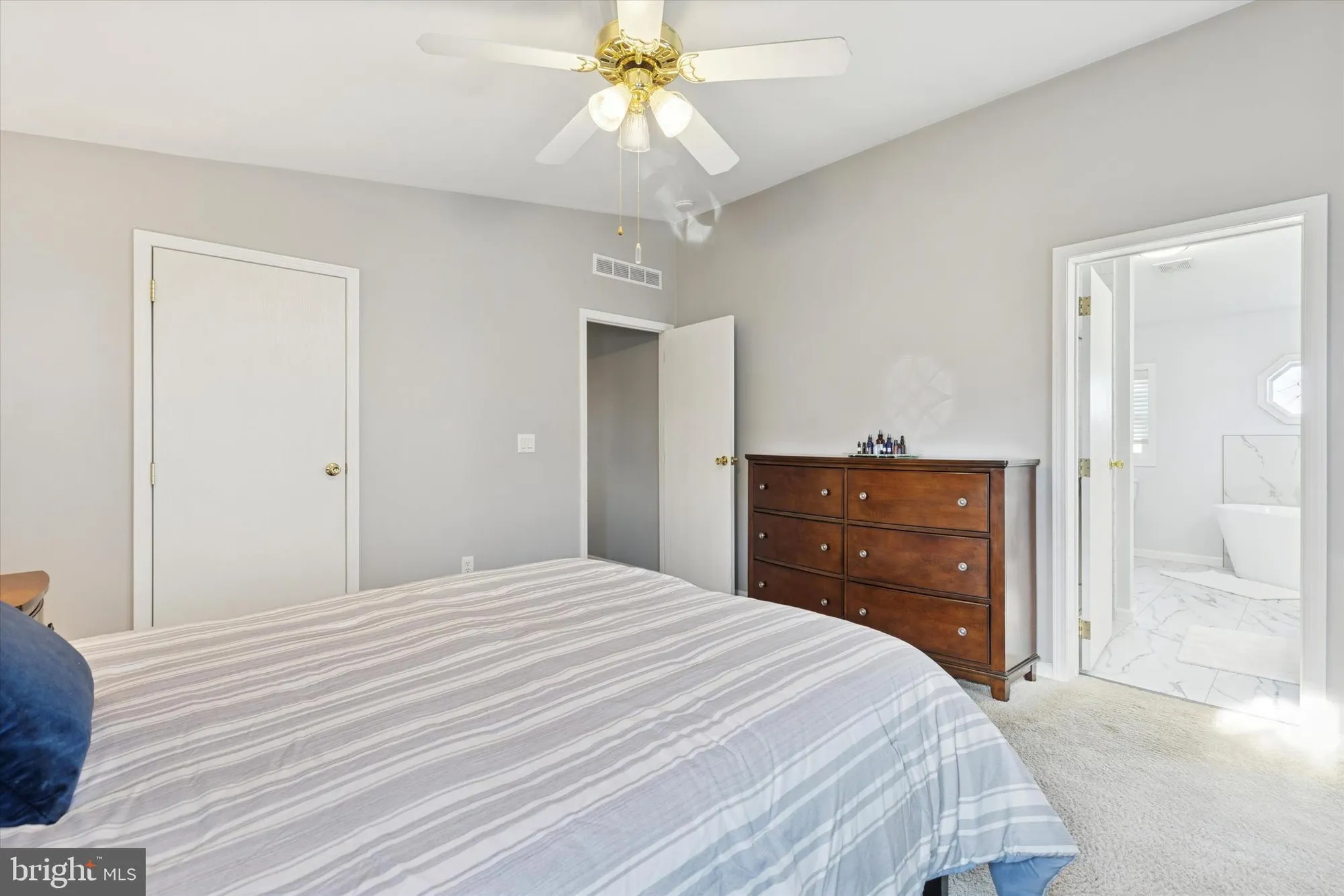 Property Slideshow image 10 of 24 | 1077 scenic view dr, Schwenksville, PA, 19473