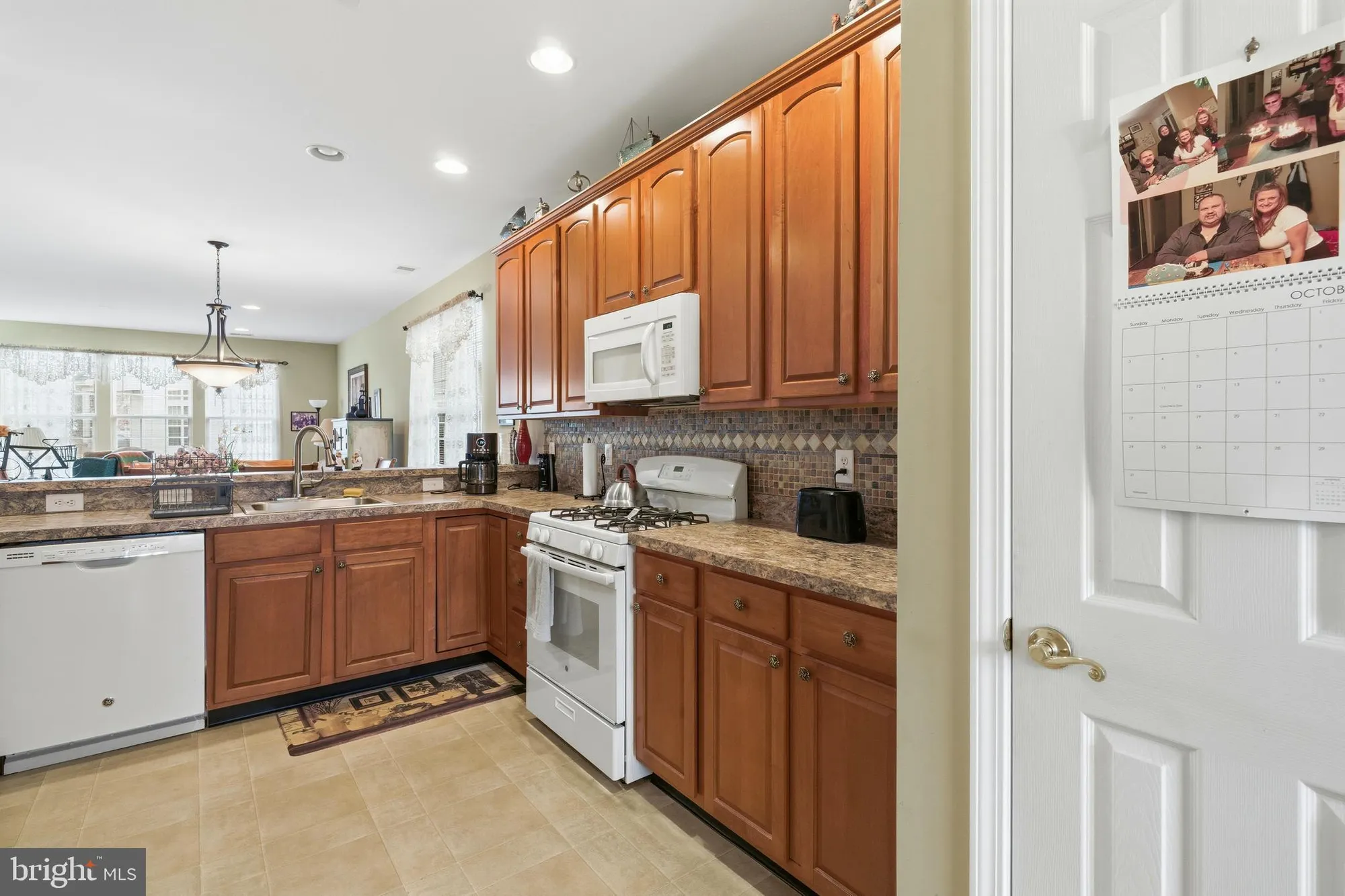 Property Slideshow image 11 of 47 | 14 hidden lake cir, Barnegat, NJ, 08005