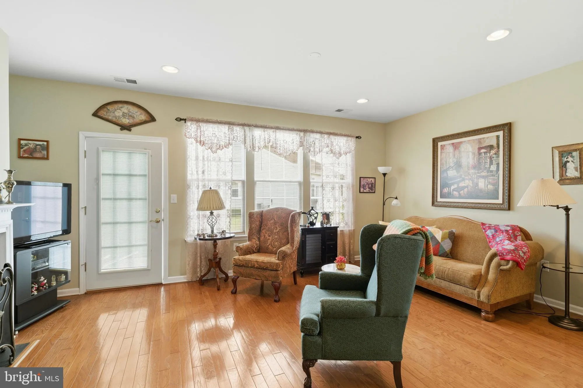 Property Slideshow image 18 of 47 | 14 hidden lake cir, Barnegat, NJ, 08005