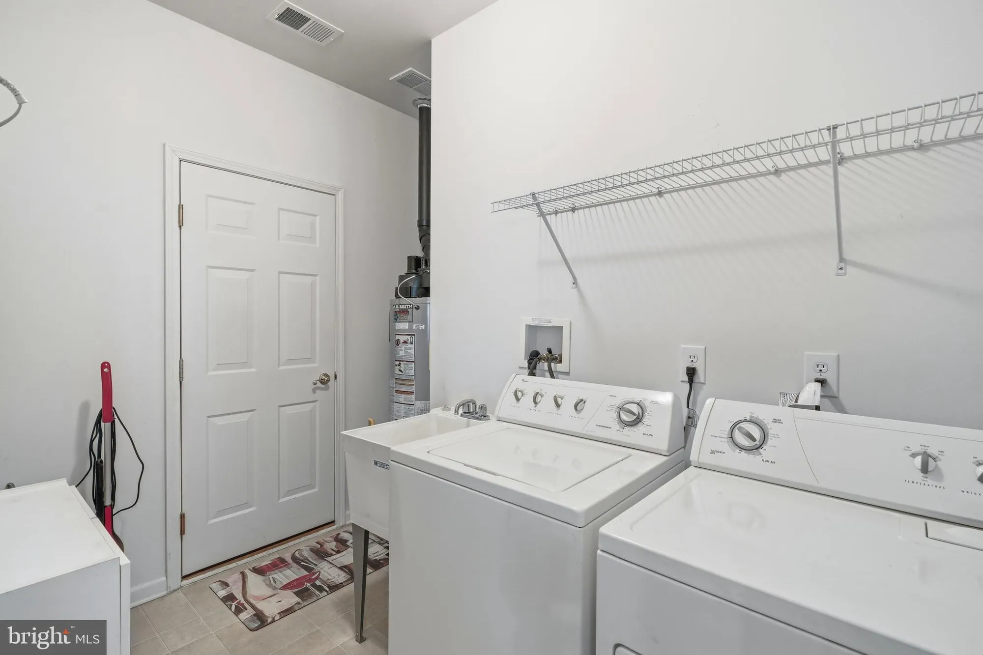 Property Slideshow image 29 of 47 | 14 hidden lake cir, Barnegat, NJ, 08005