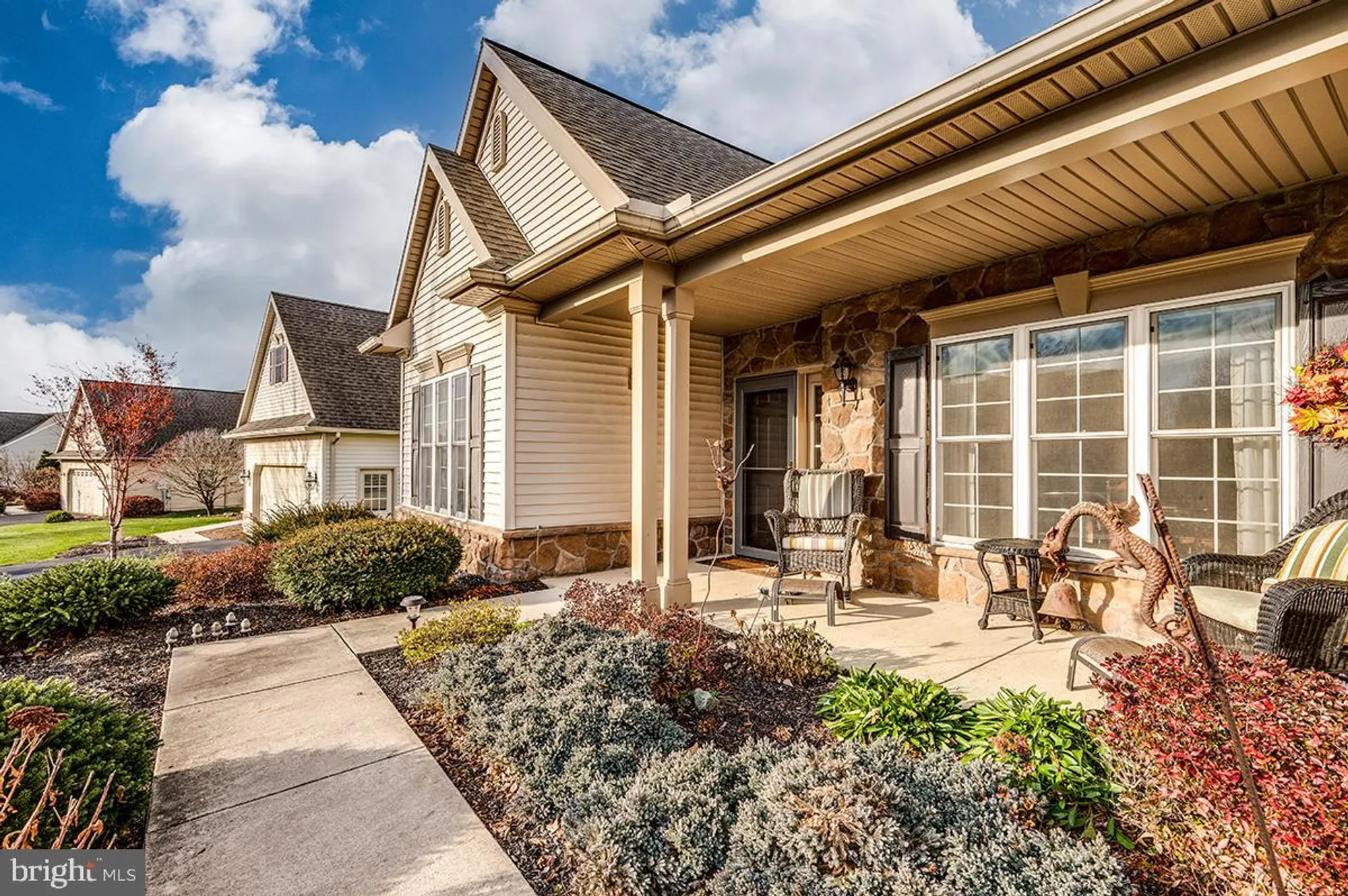 Property Slideshow image 3 of 44 | 45 winterberry ln, Womelsdorf, PA, 19567