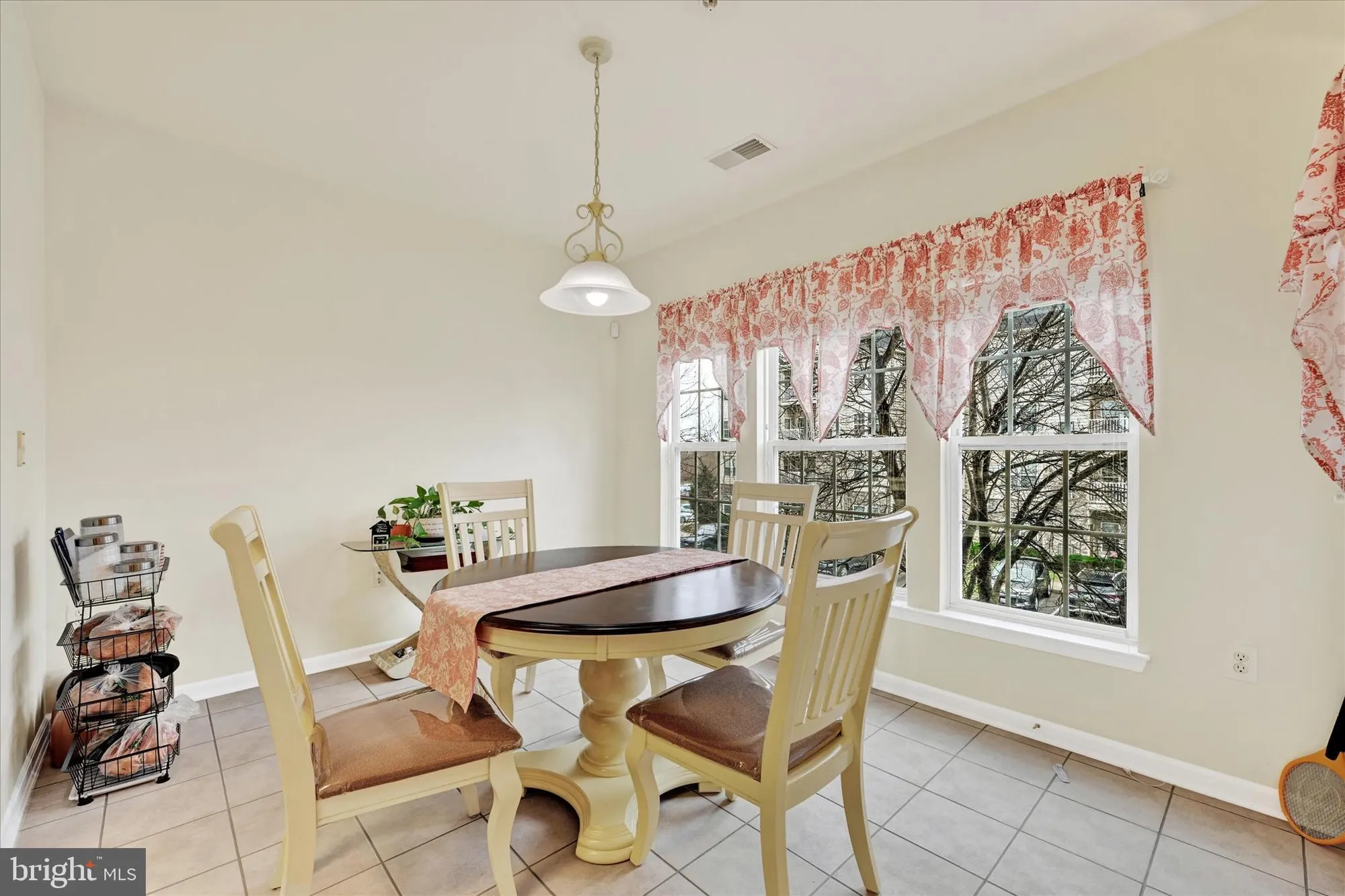 Property Slideshow image 13 of 38 | 11130 chambers ct h, Woodstock, MD, 21163