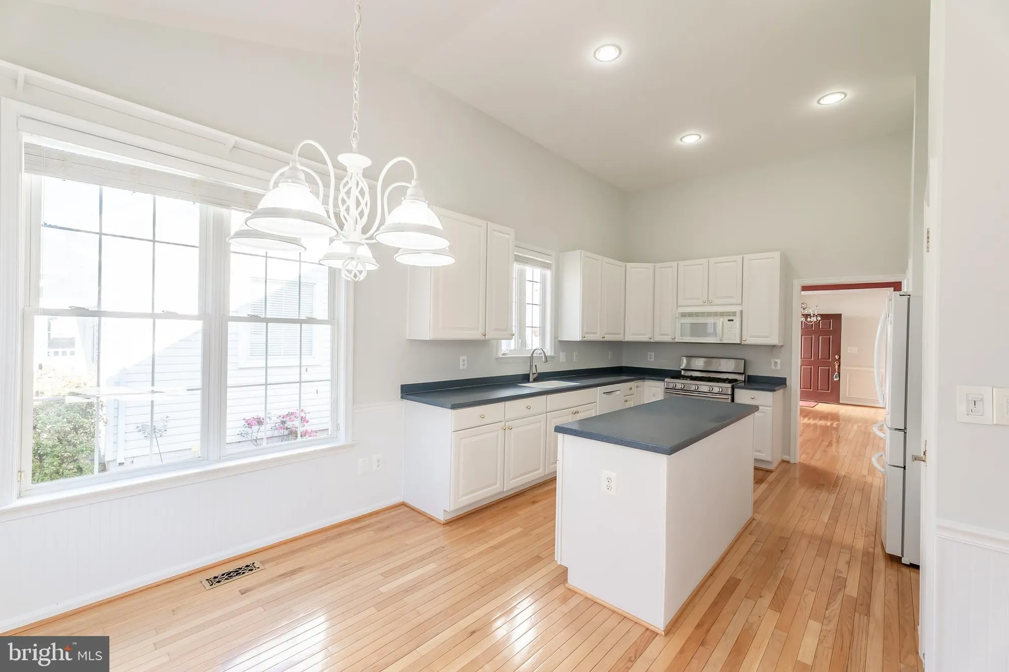 Property Slideshow image 12 of 55 | 6880 saddle run way, Gainesville, VA, 20155