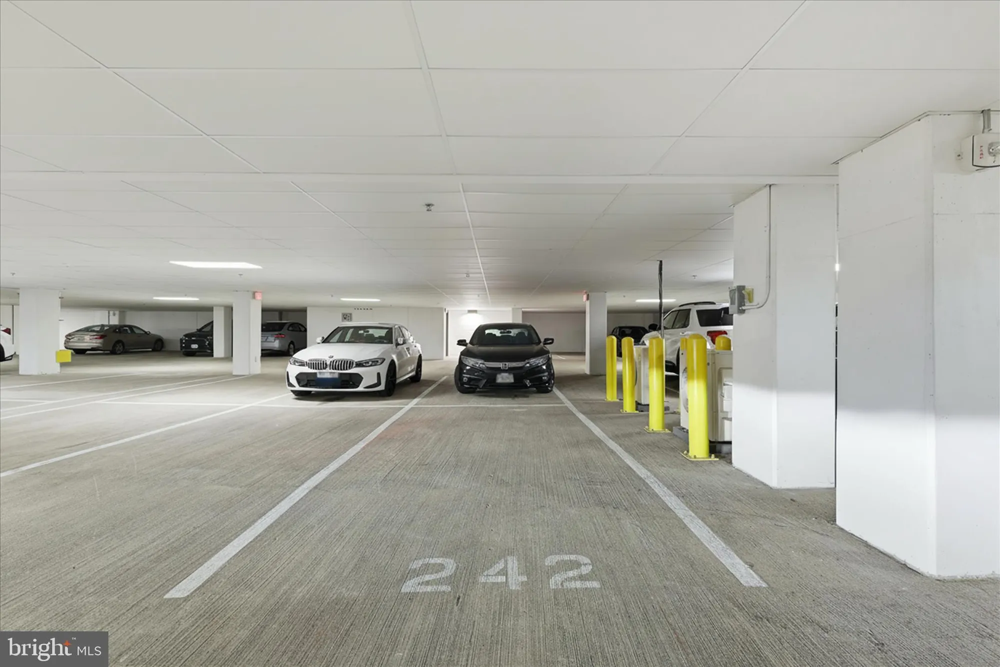 Property Slideshow image 36 of 46 | 2960 vaden dr unit 413, Fairfax, VA, 22031