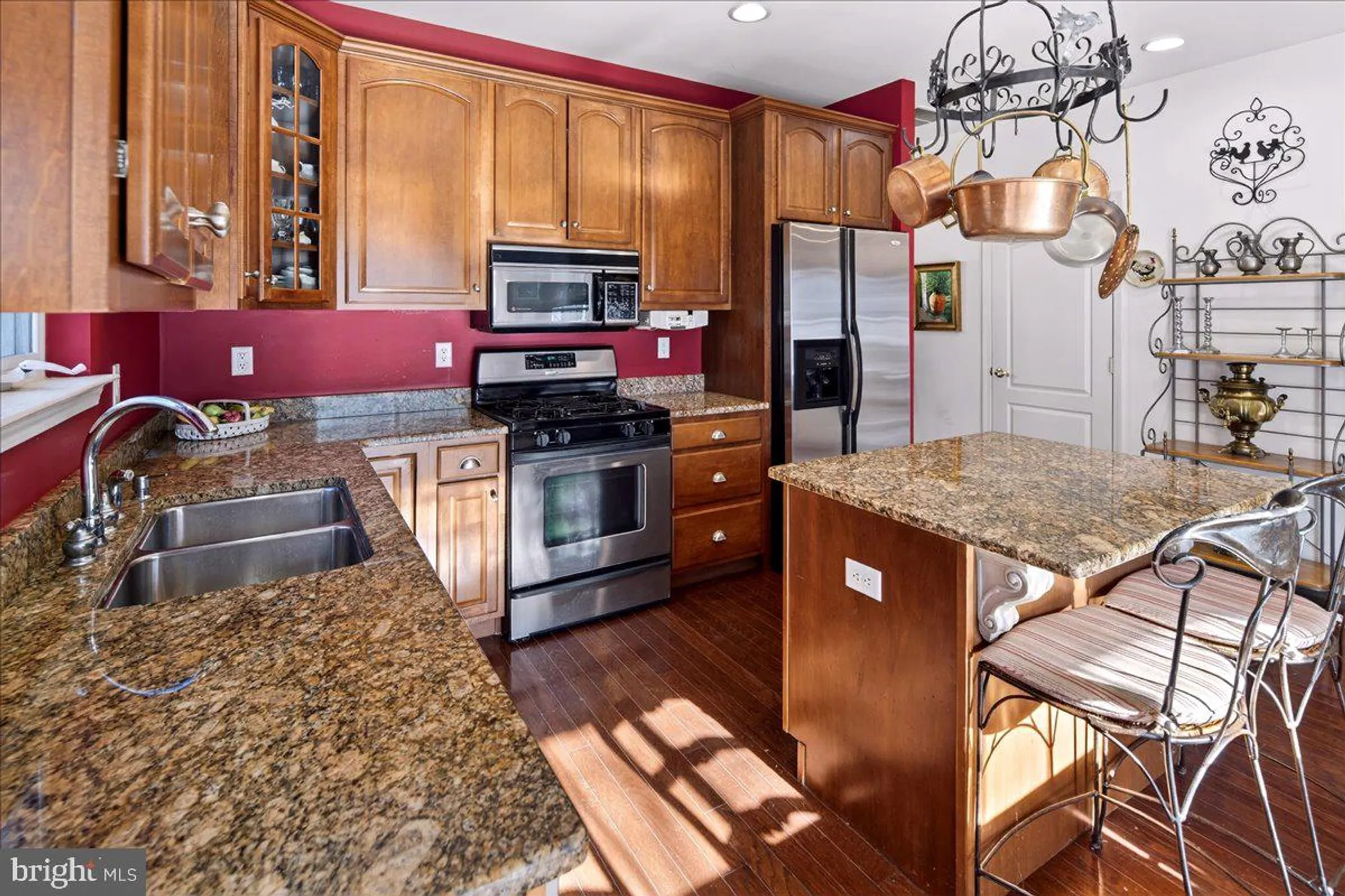 Property Slideshow image 10 of 42 | 208 sunflower ln, Princeton Junction, NJ, 08550
