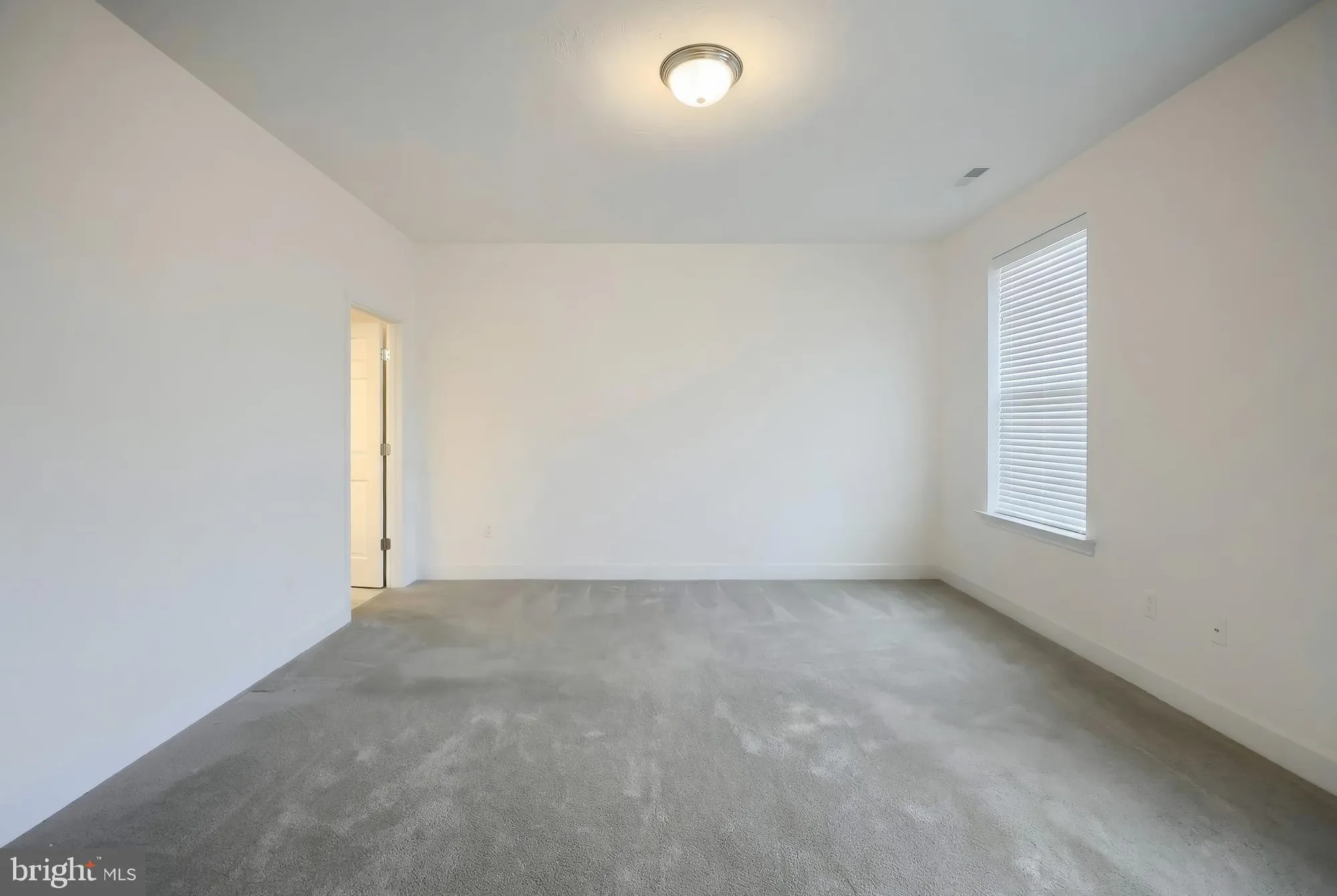 Property Slideshow image 21 of 40 | 652 cypress dr # 31, Hanover, PA, 17331