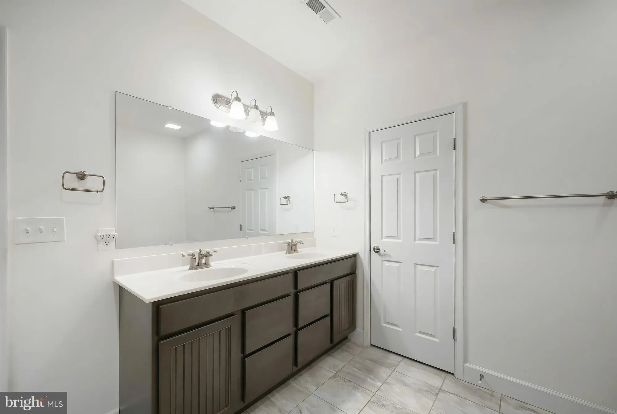Property Slideshow image 22 of 40 | 652 cypress dr # 31, Hanover, PA, 17331