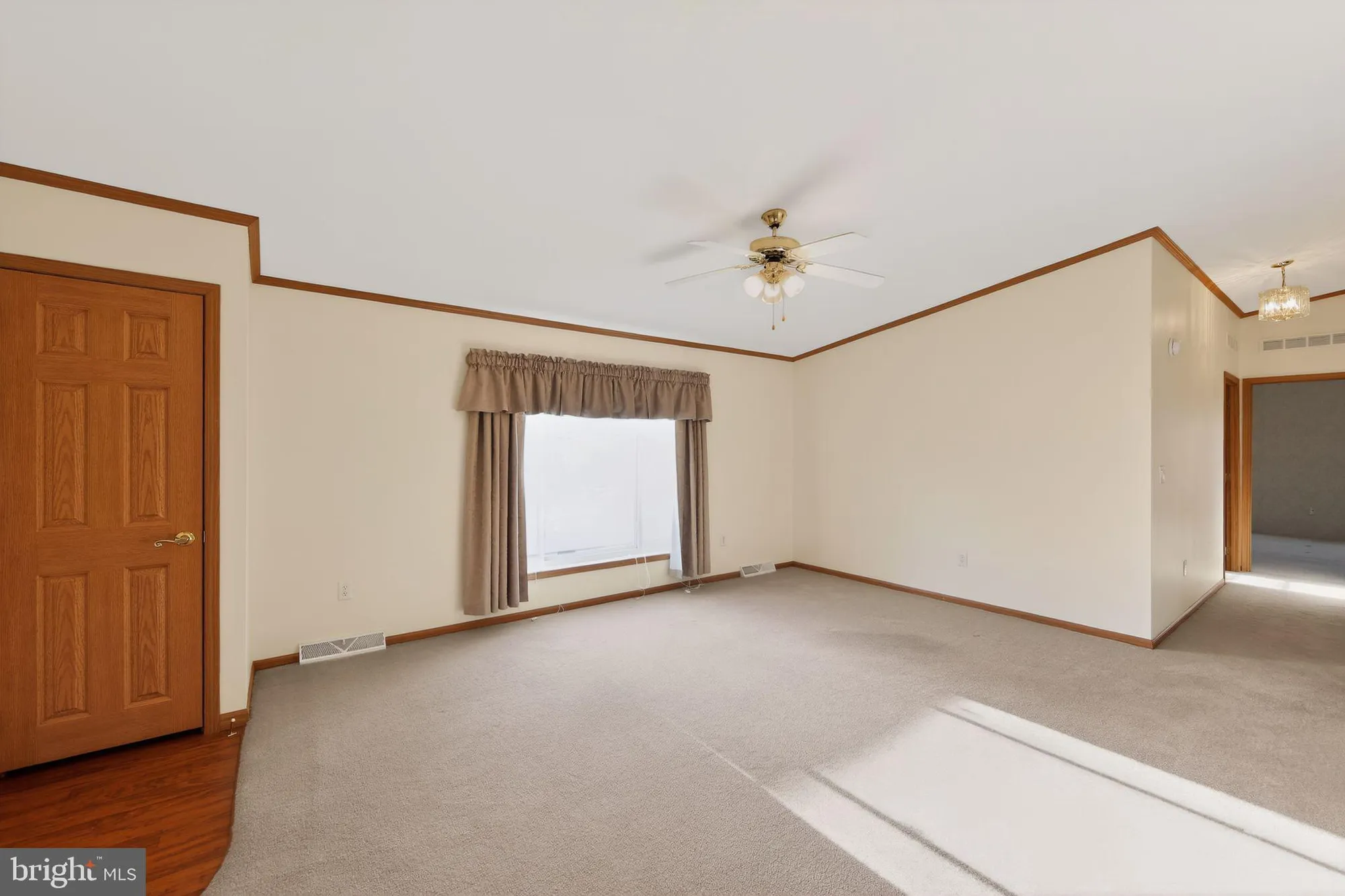 Property Slideshow image 6 of 30 | 405 village way, Royersford, PA, 19468