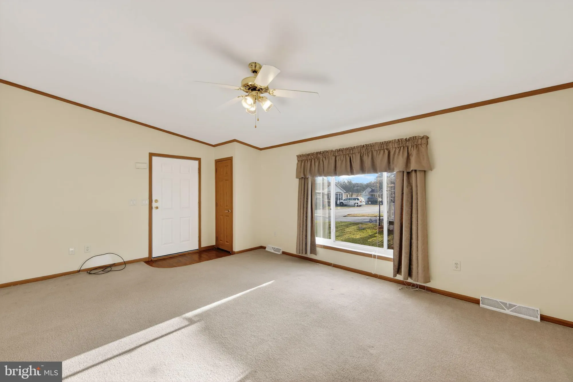 Property Slideshow image 7 of 30 | 405 village way, Royersford, PA, 19468