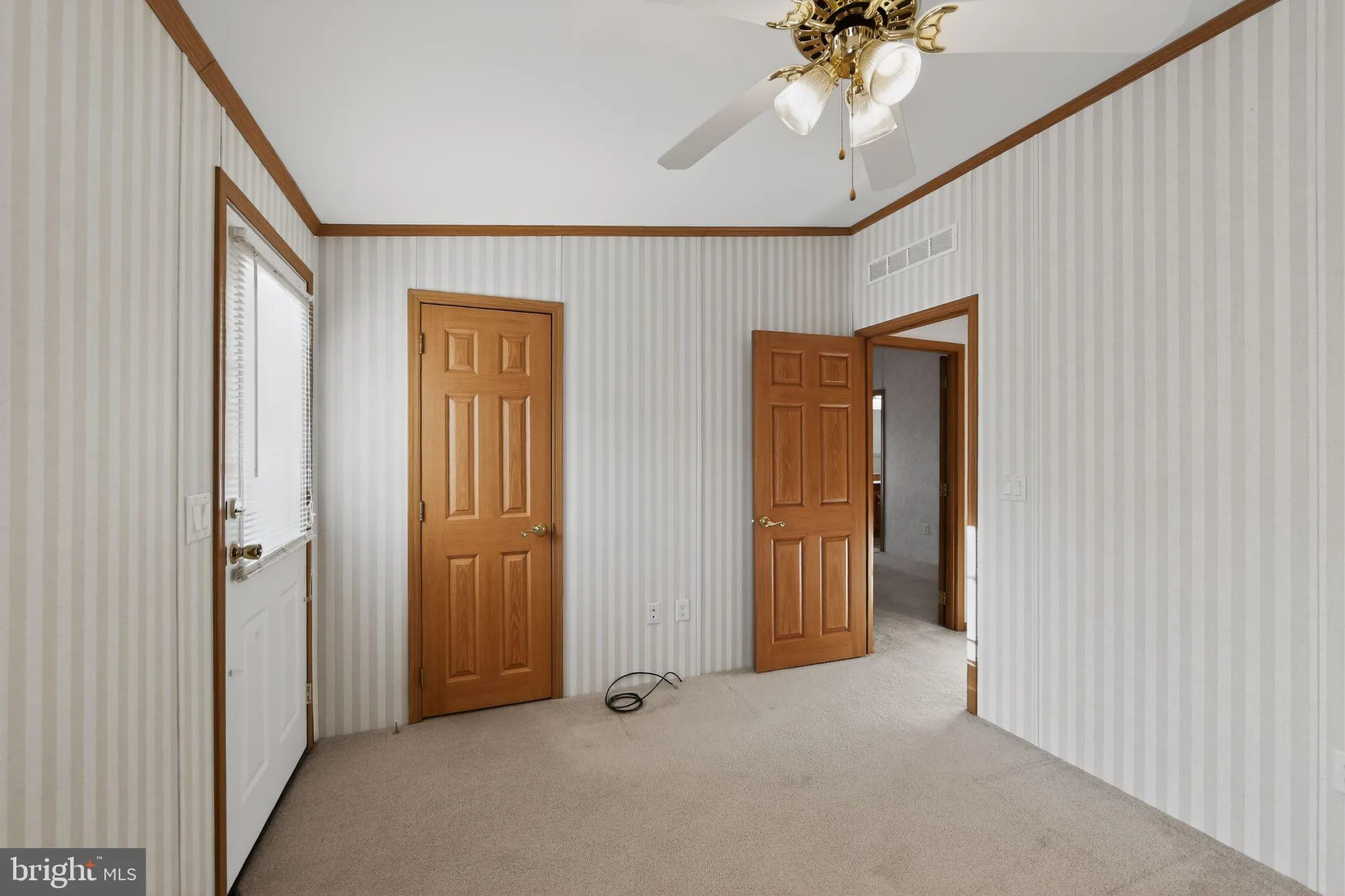 Property Slideshow image 23 of 30 | 405 village way, Royersford, PA, 19468