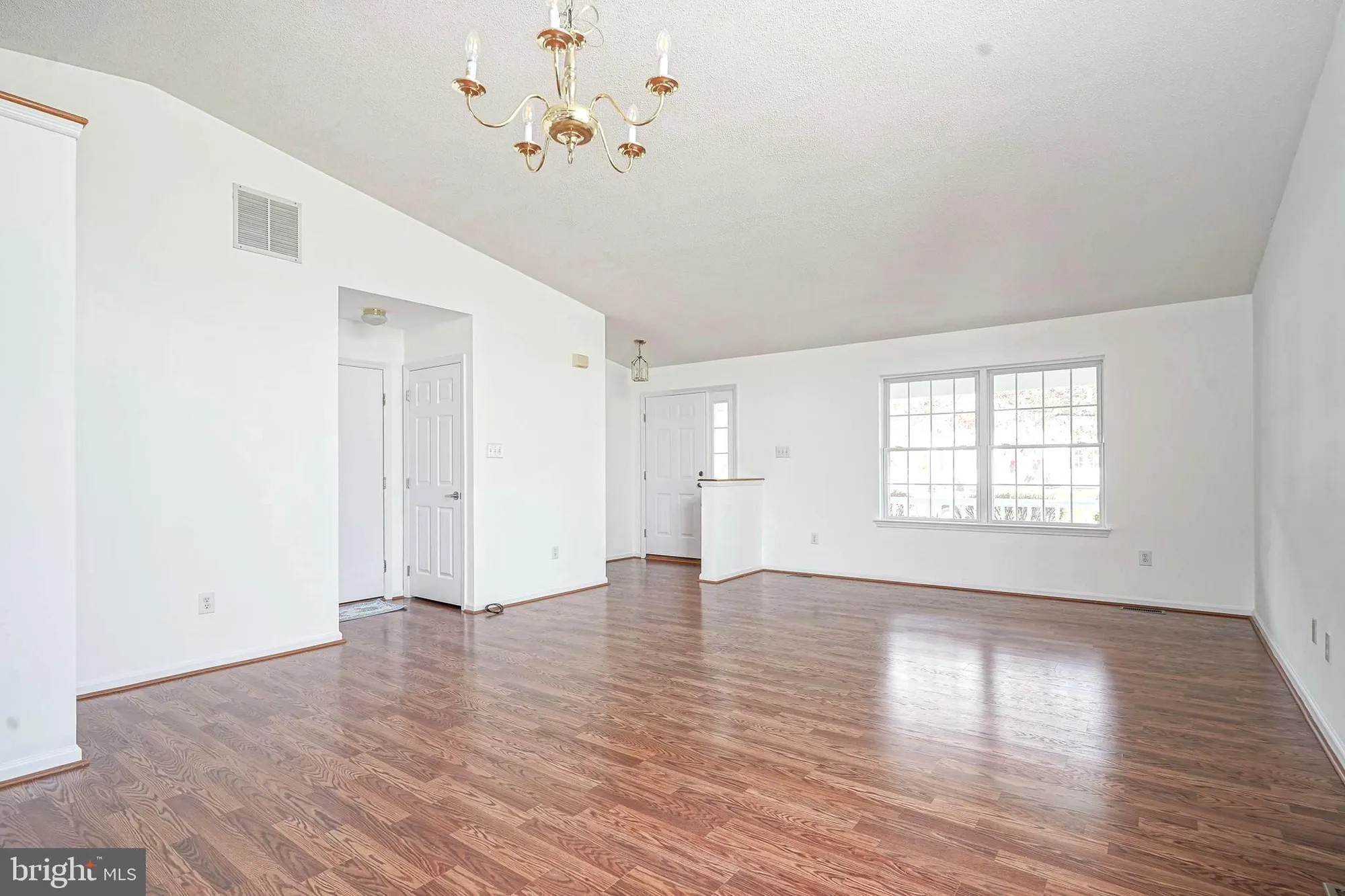 Property Slideshow image 5 of 27 | 176 trellis ln, Sewell, NJ, 08080