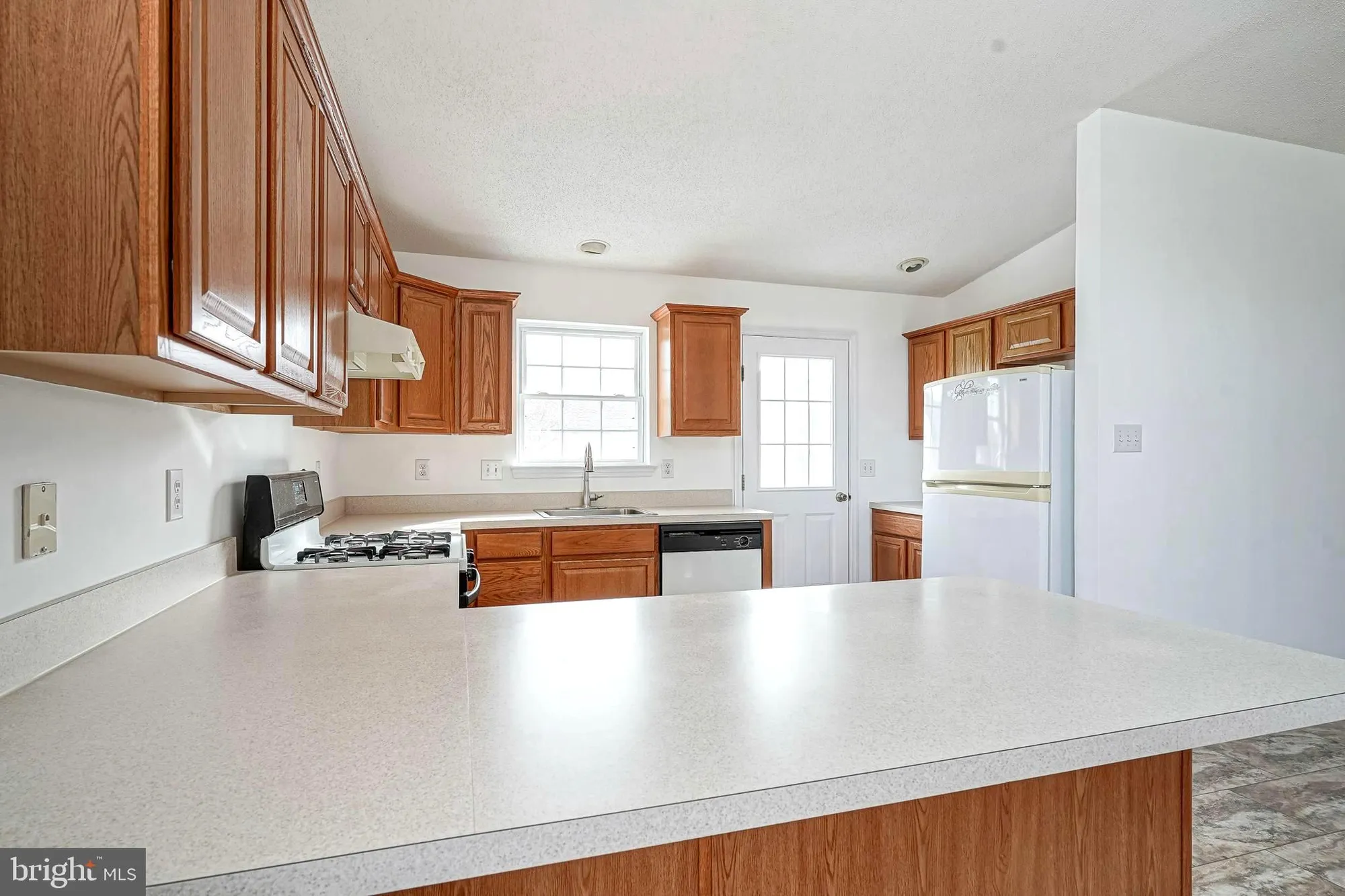 Property Slideshow image 12 of 27 | 176 trellis ln, Sewell, NJ, 08080