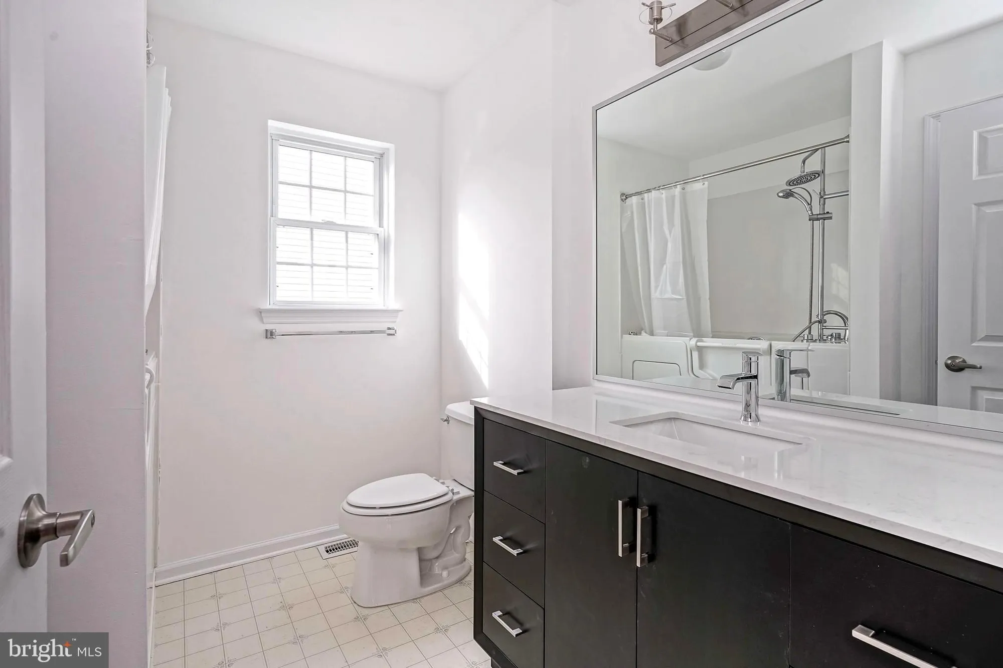 Property Slideshow image 22 of 27 | 176 trellis ln, Sewell, NJ, 08080