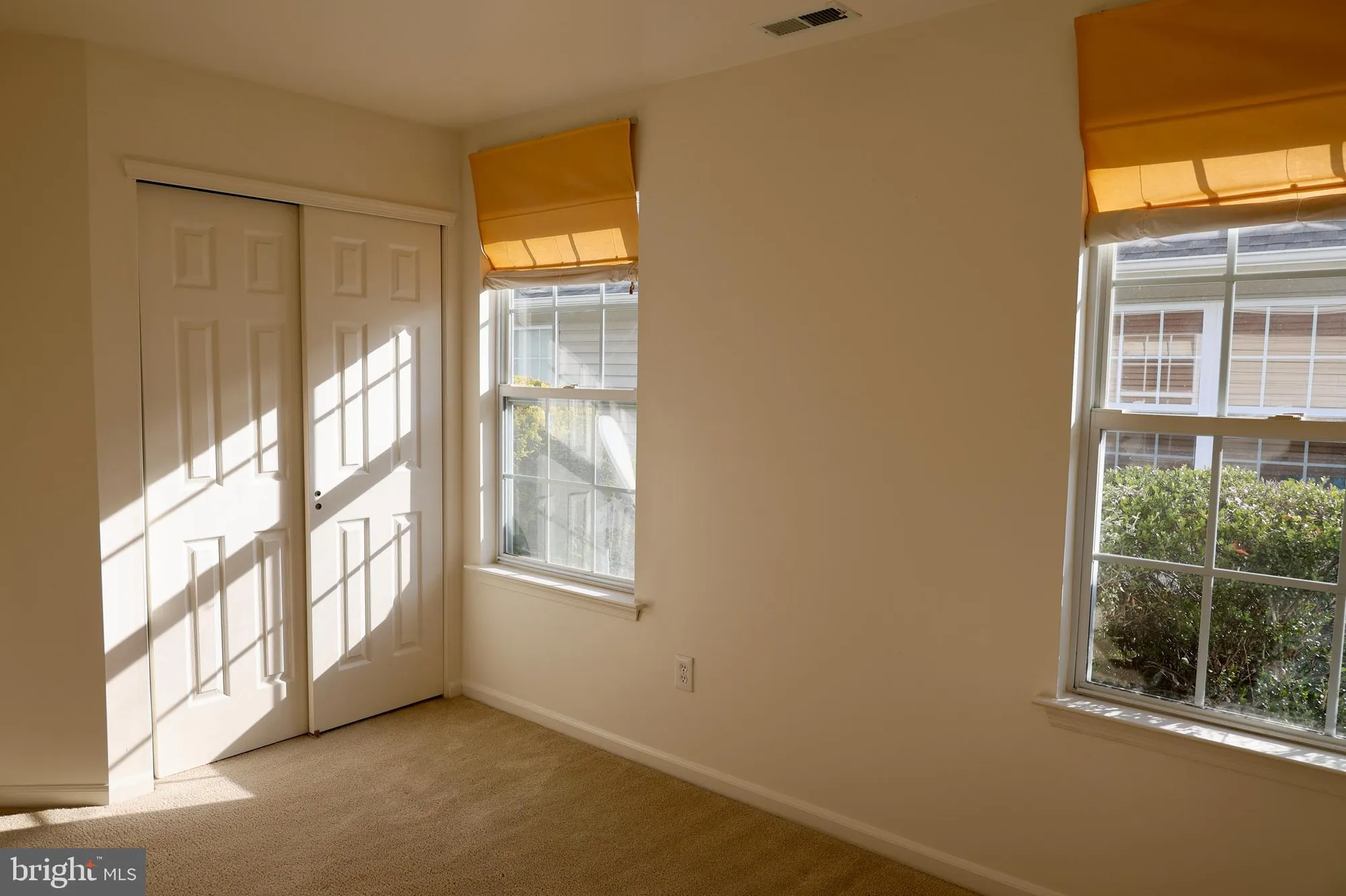 Property Slideshow image 12 of 17 | 28 palmer sq, Beverly, NJ, 08010